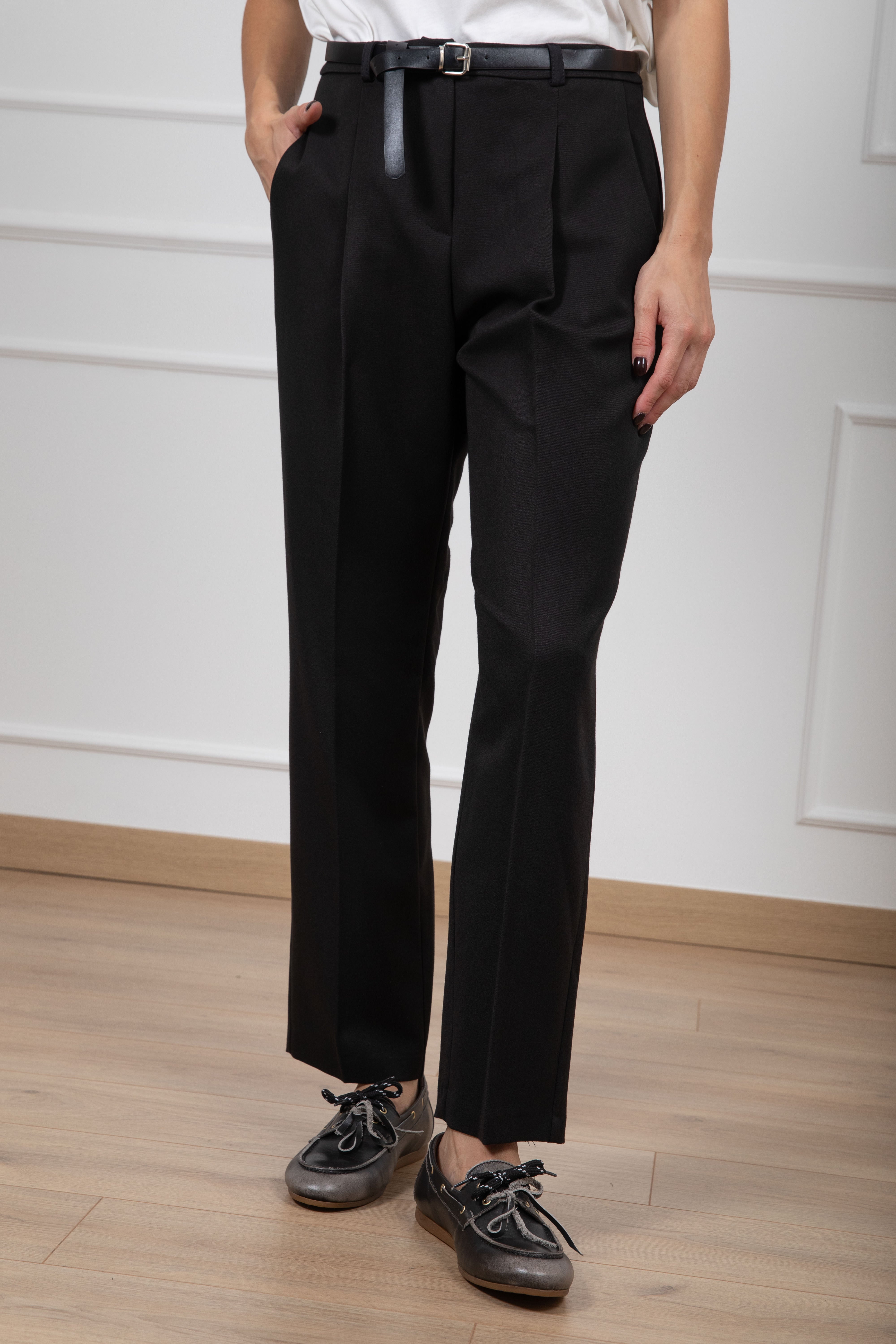 Pantalone gamba dritta con piences Susy Mix