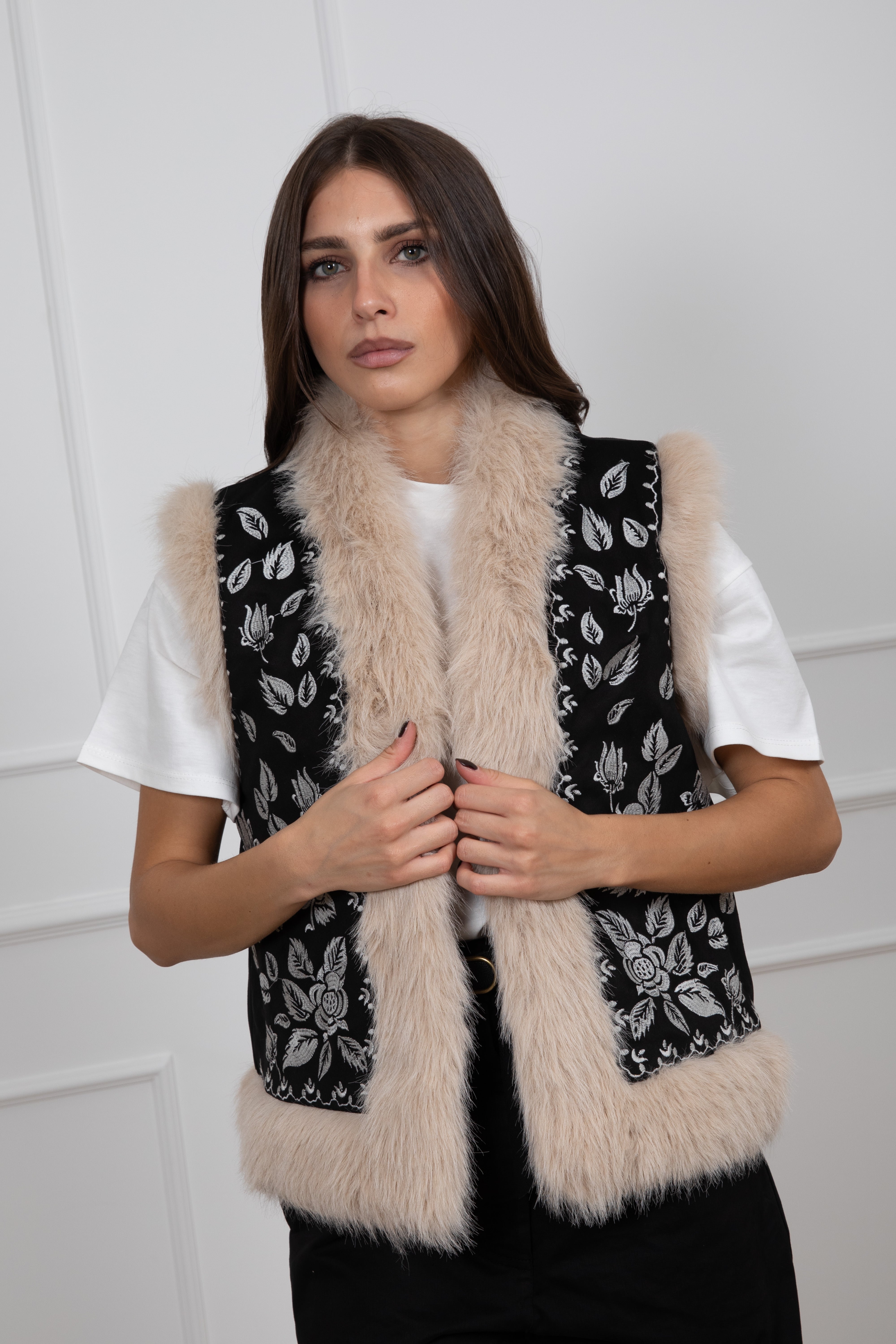 Gilet ricamo con eco-pelliccia Dixie