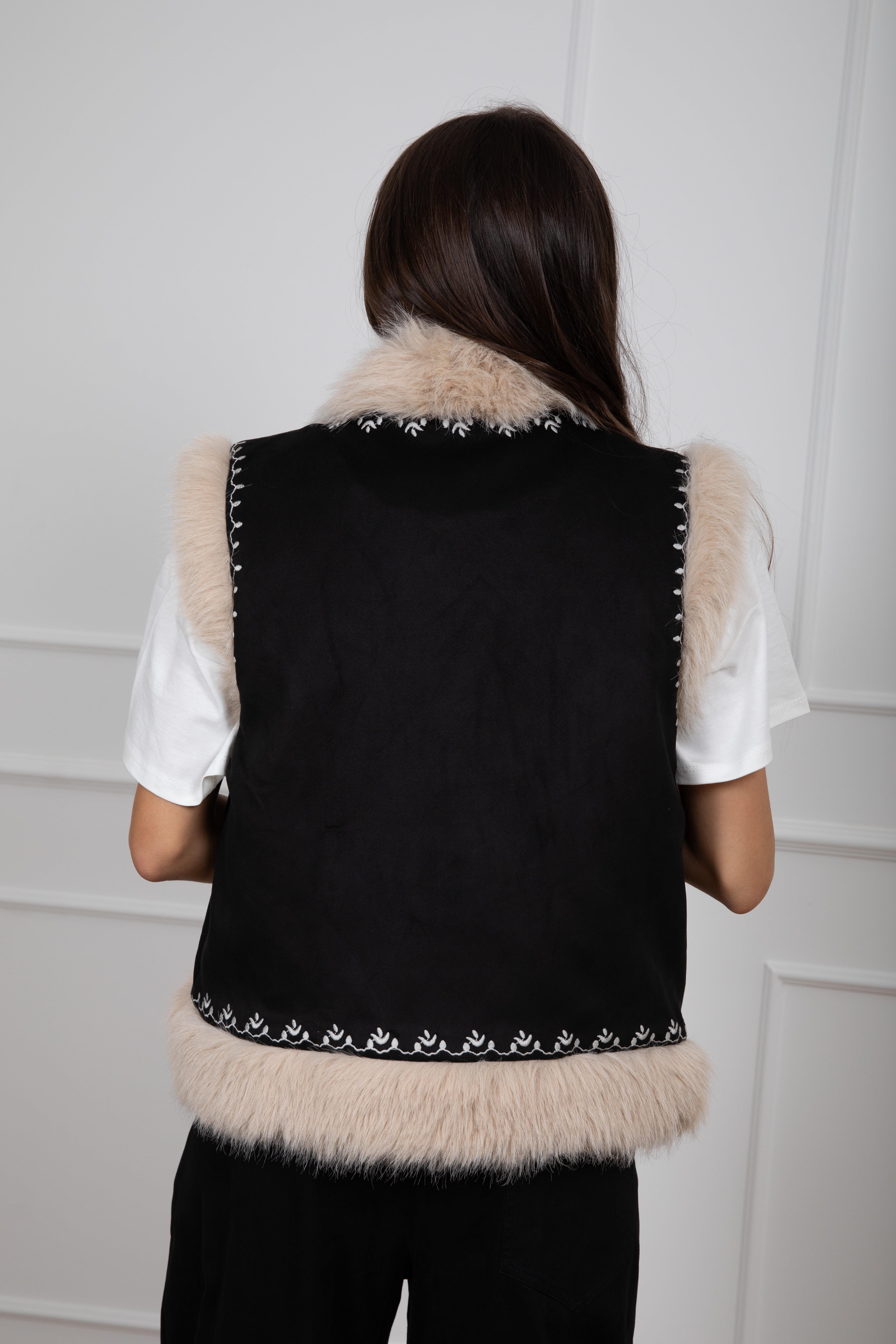 Gilet ricamo con eco-pelliccia Dixie