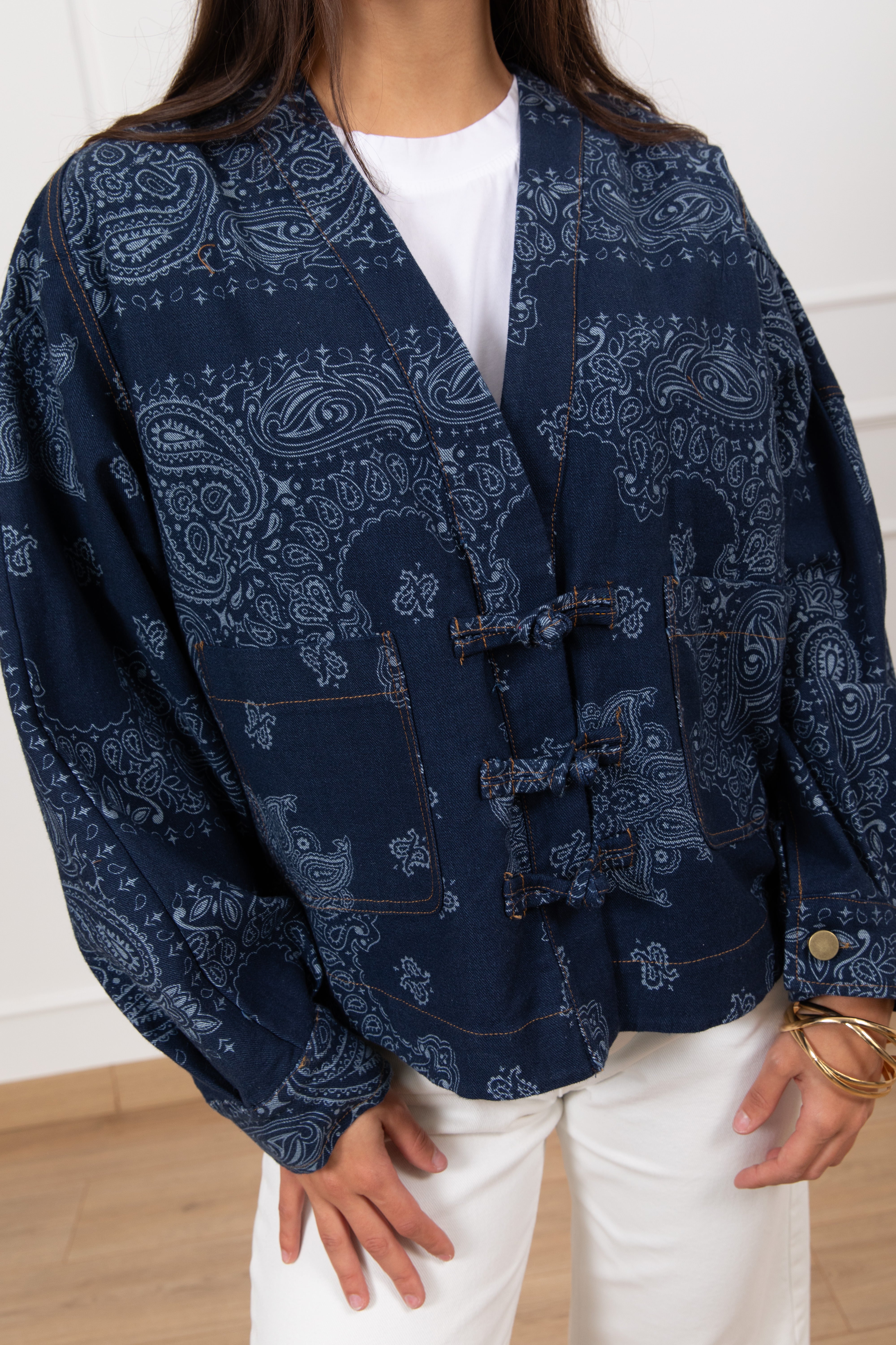 Giacca in denim fantasia bandana con alamari Tensione IN
