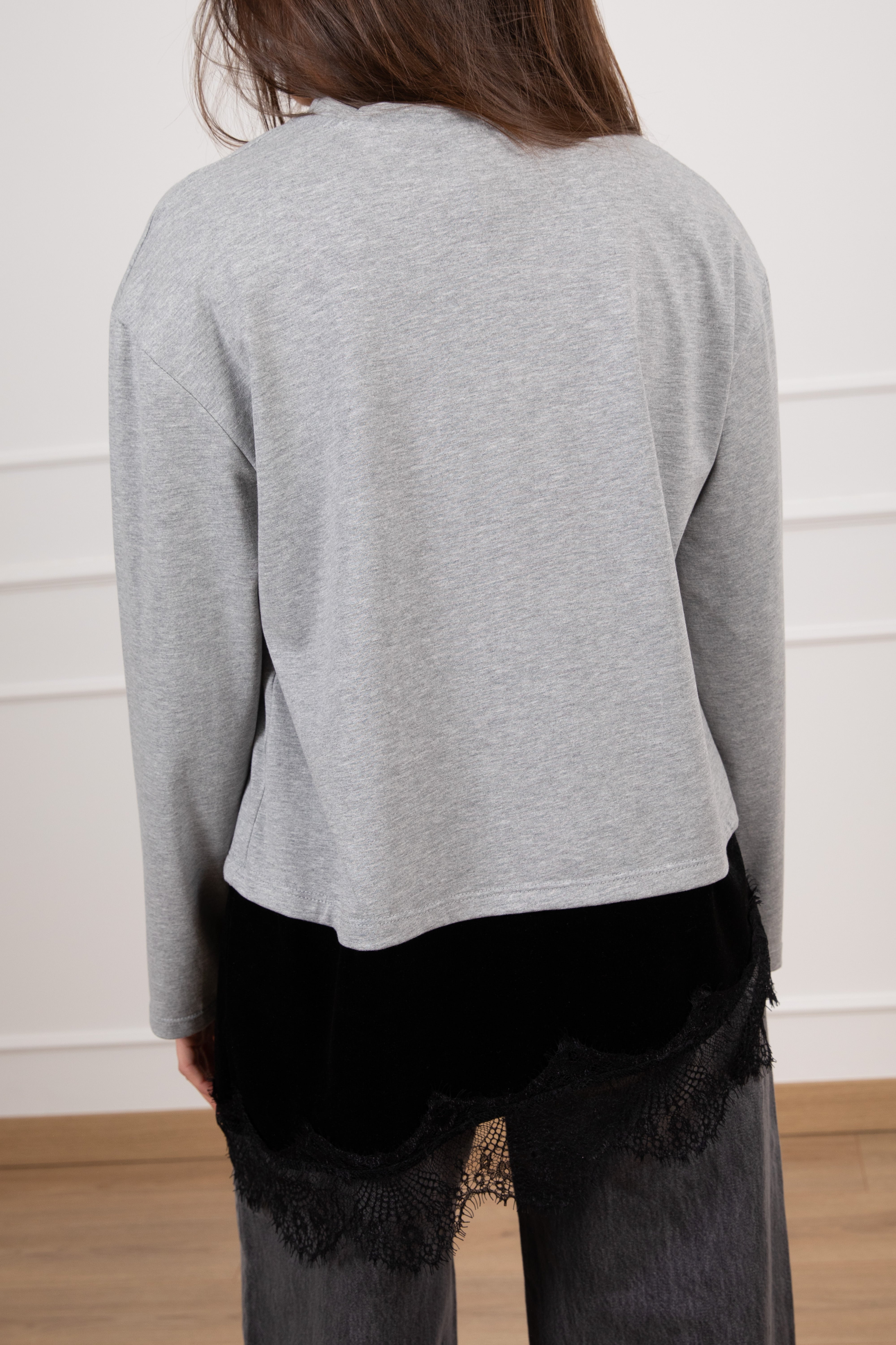 T-shirt con inserto lingerie in ciniglia Tensione IN