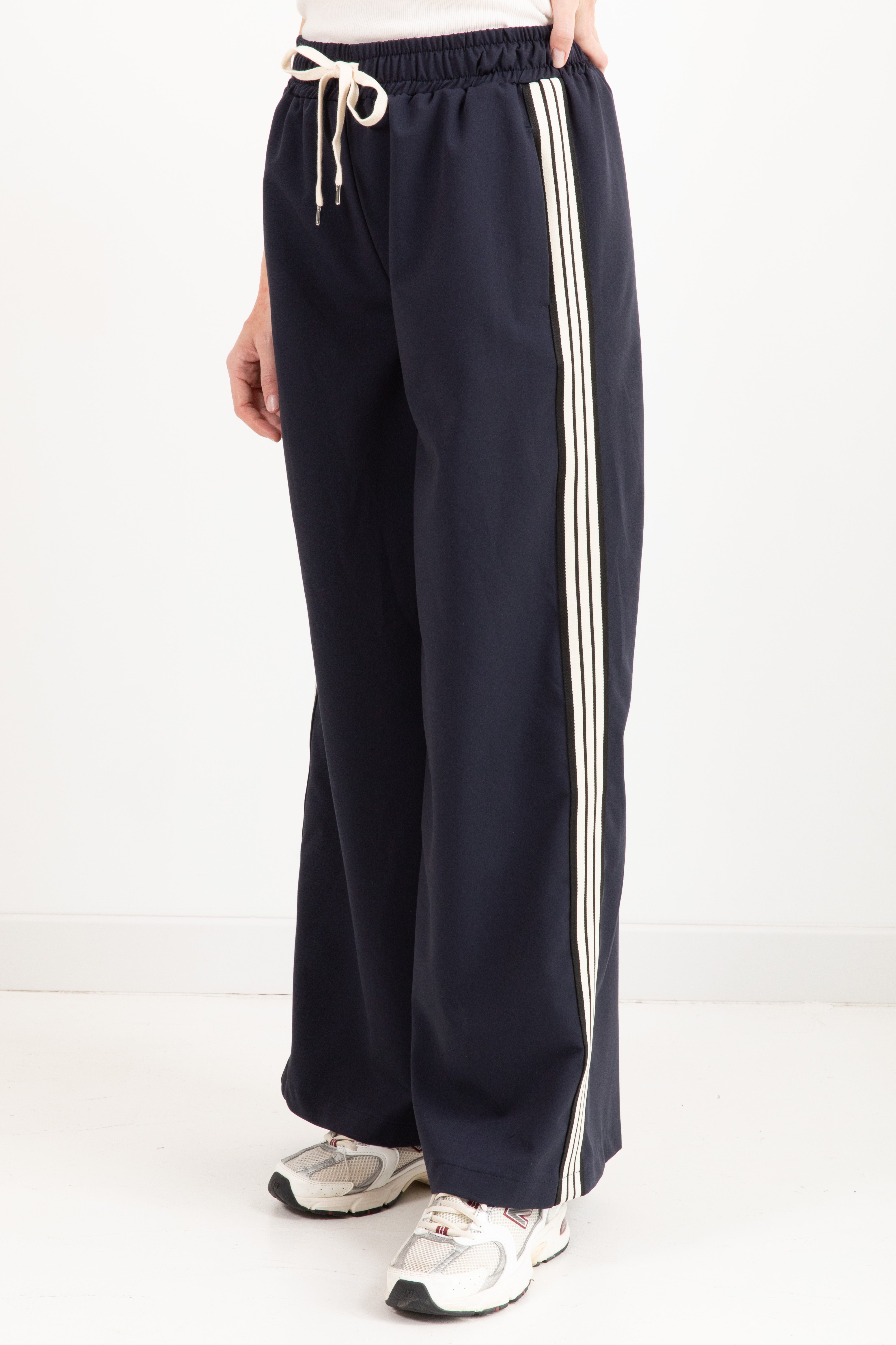 Pantalone gamba dritta con banda laterale a contrasto ViCOLO