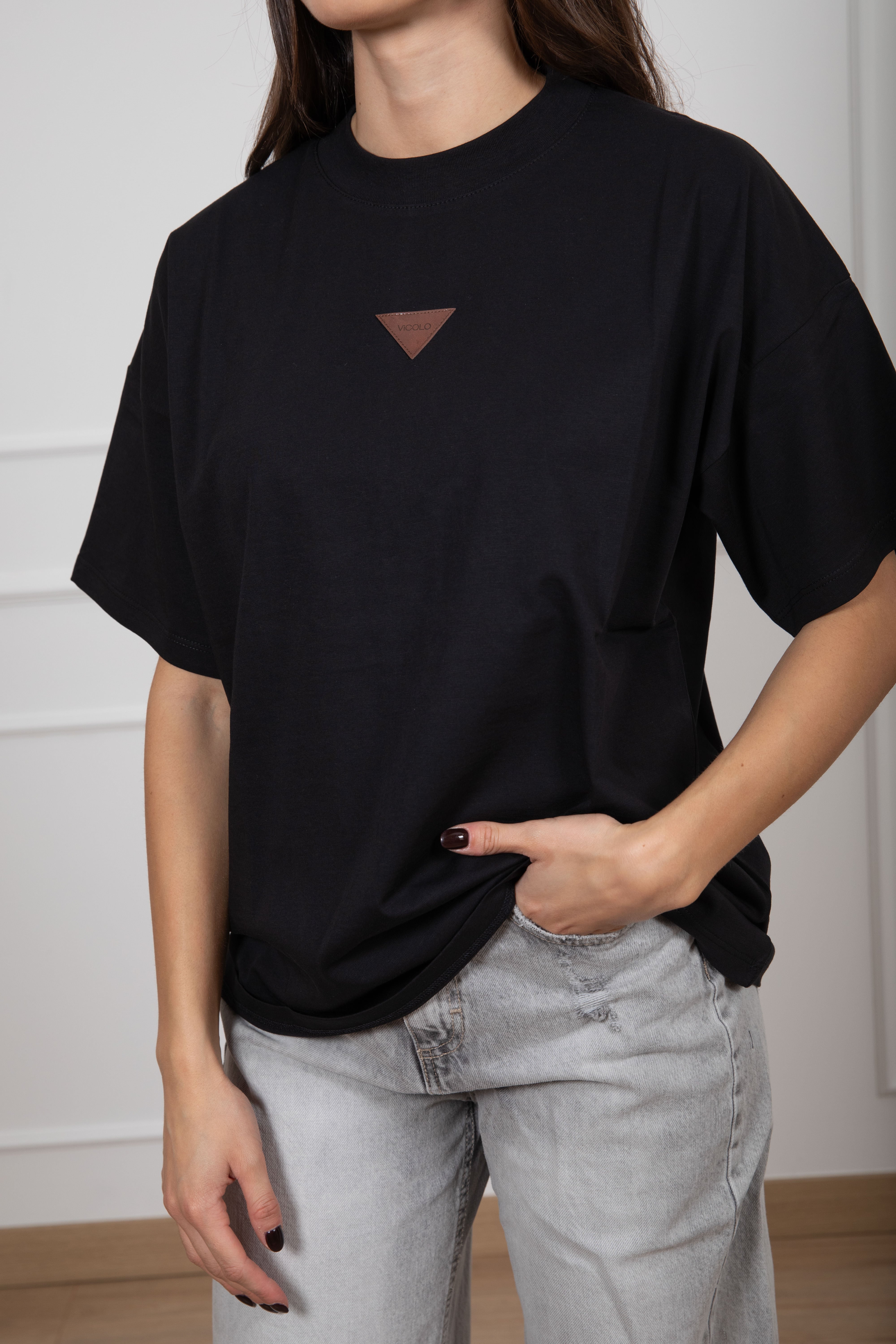 T-shirt over-size con toppa triangolo ViCOLO