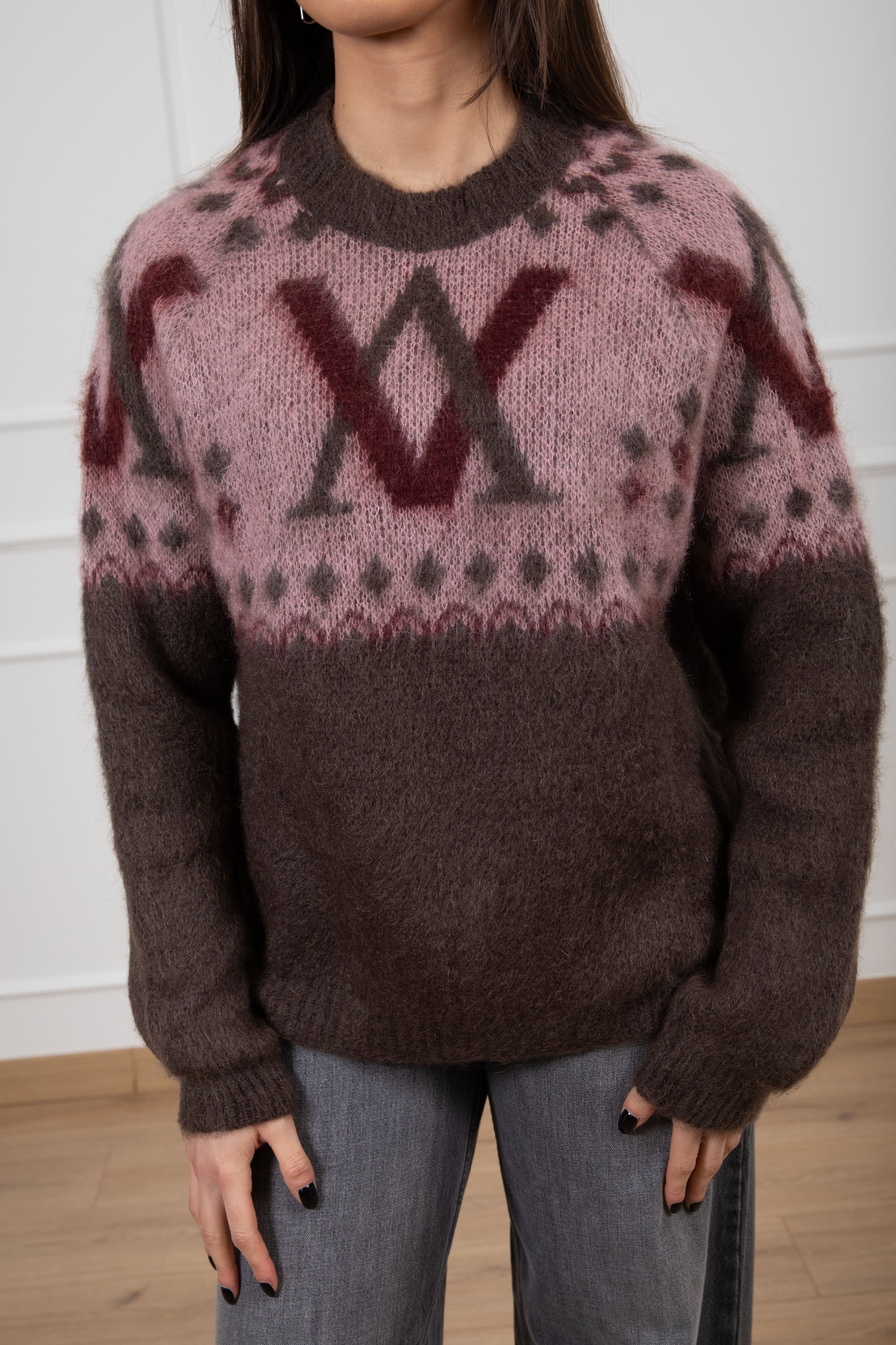 Pull multicolor con logo geometrico ViCOLO