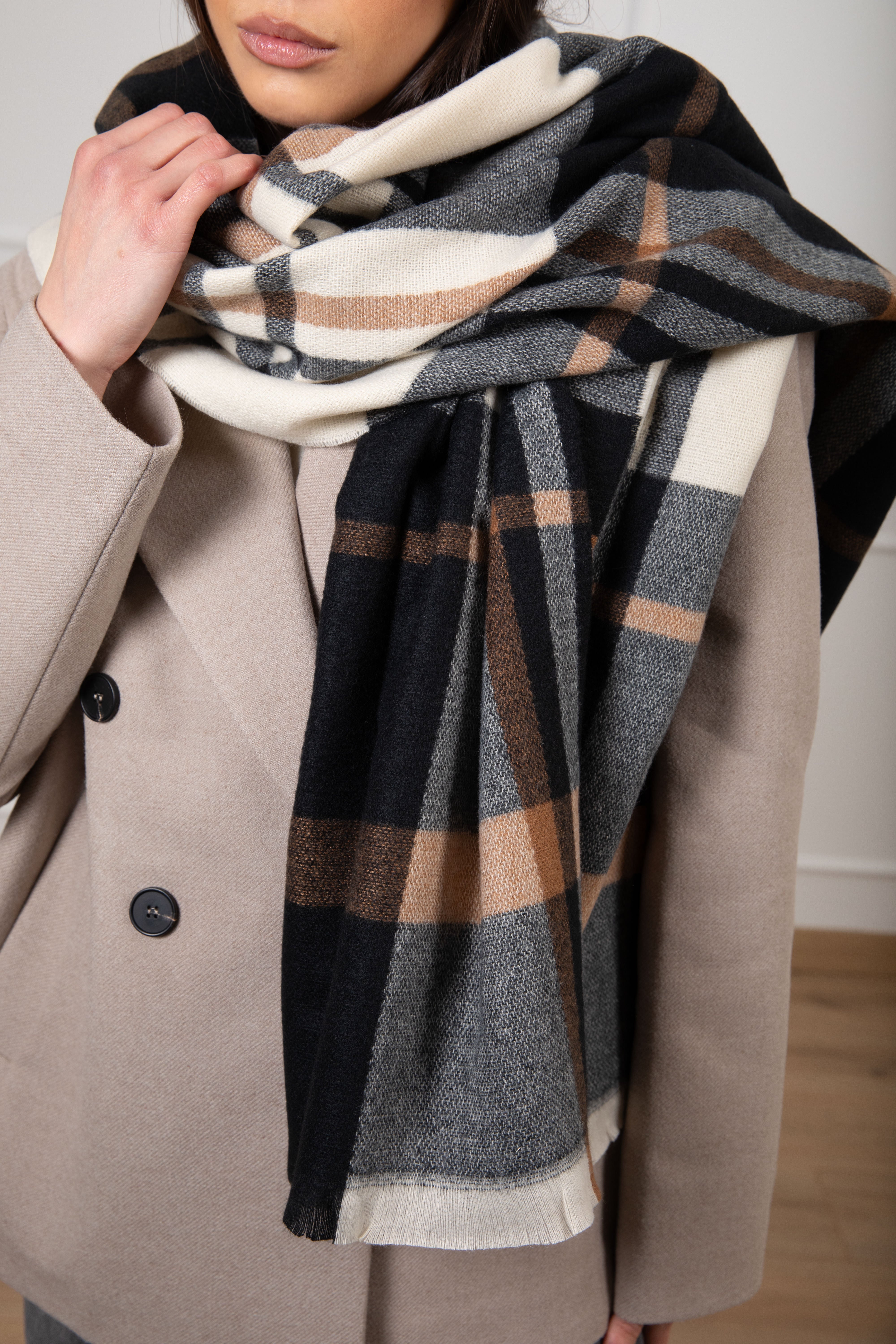 Sciarpa check nero Susy Mix