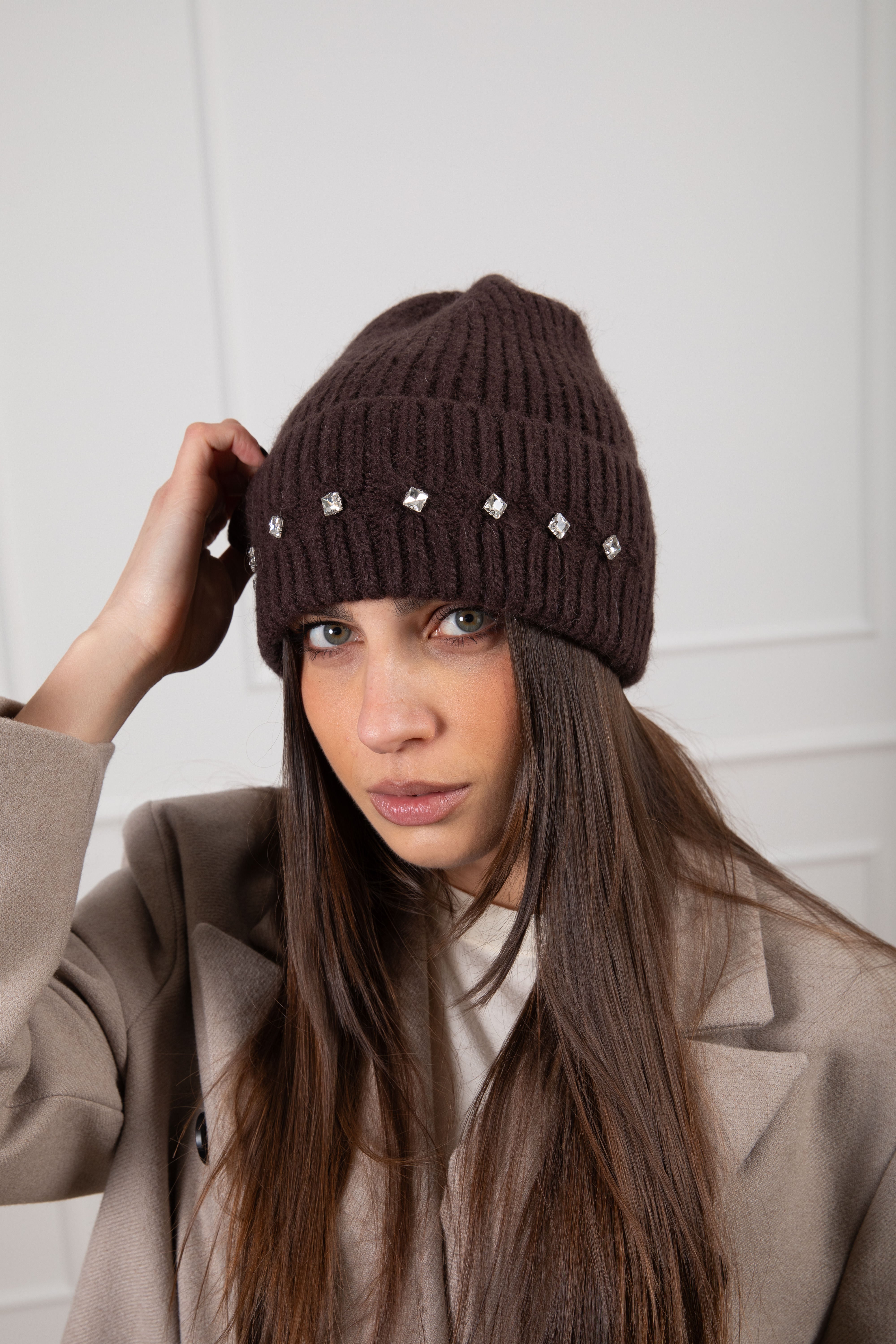 Cappello con applicazione gioiello Susy Mix