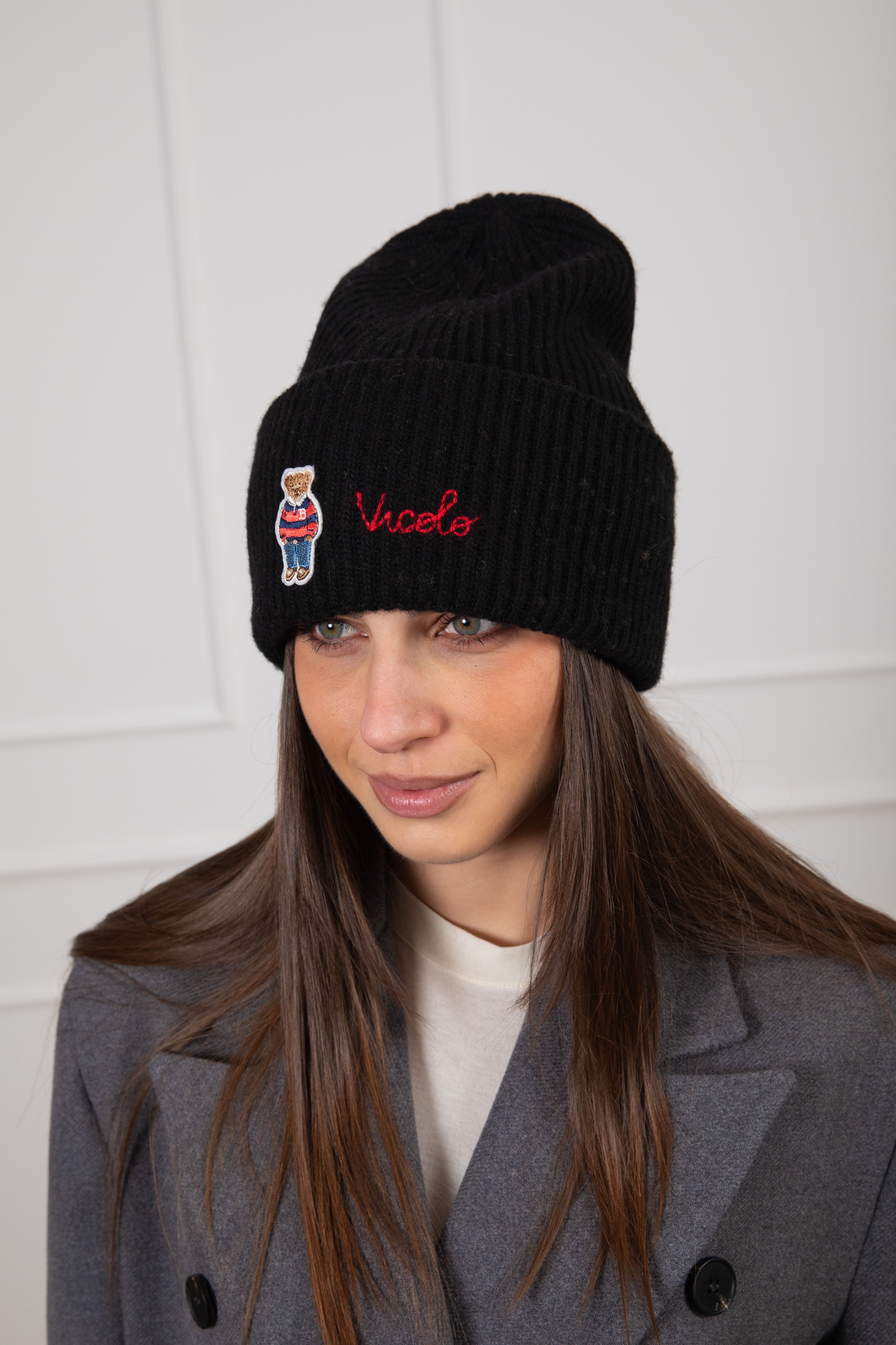 Cappello teddy con logo ricamato Vicolo