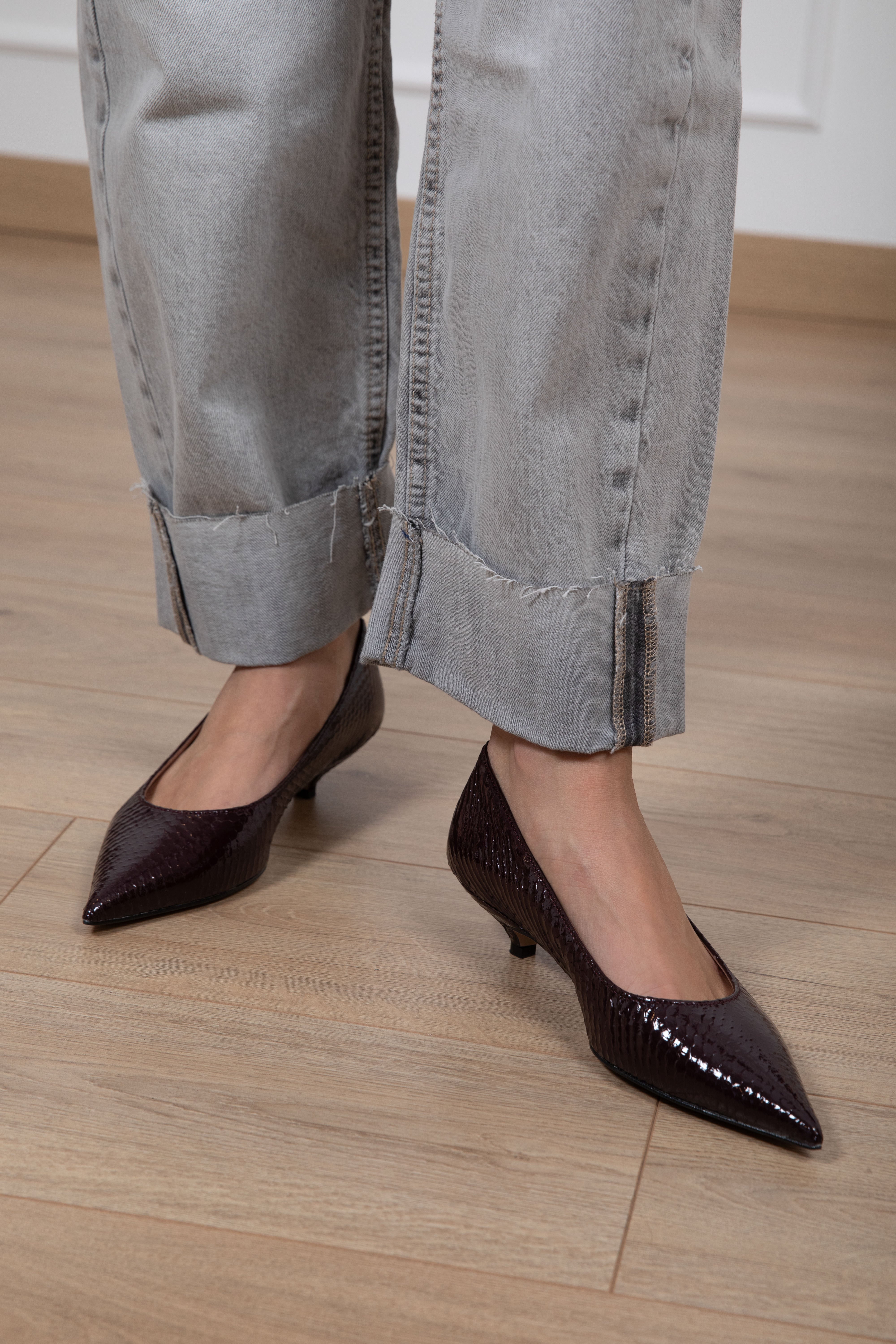 Décolleté in pelle pitonata tacco basso Divine Follie