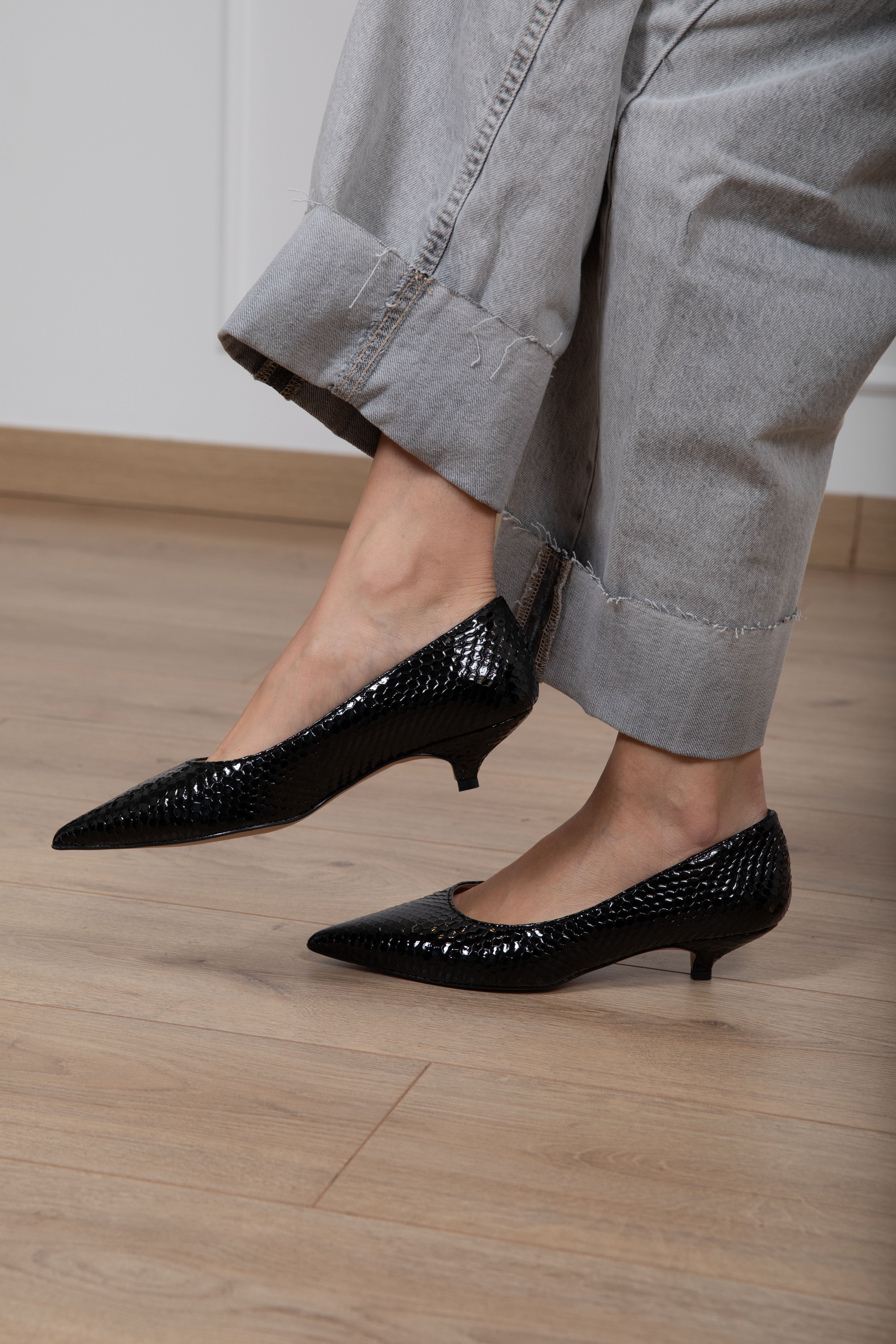 Décolleté in pelle pitonata tacco basso Divine Follie