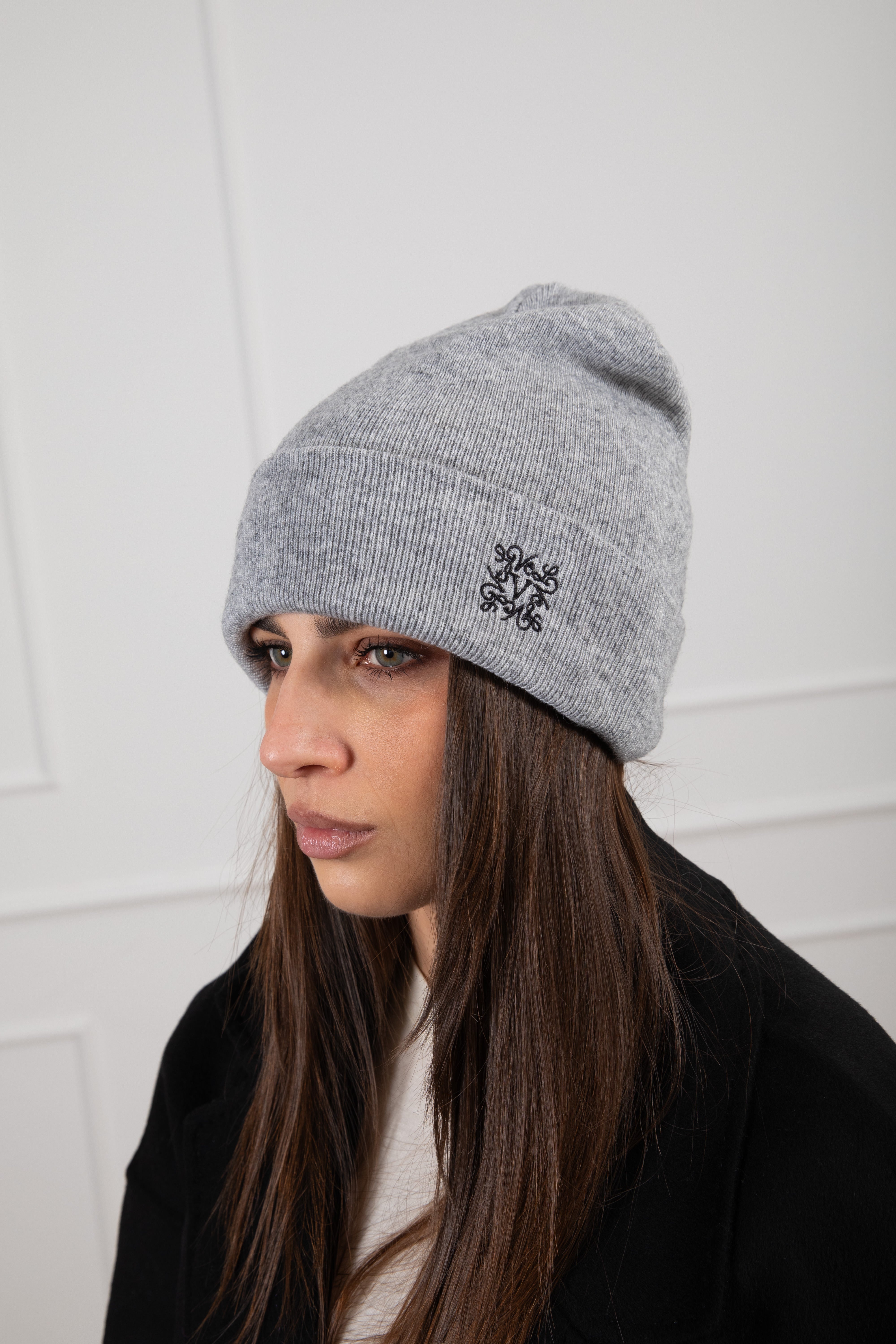 Cappello con mono-gram ricamato ViCOLO