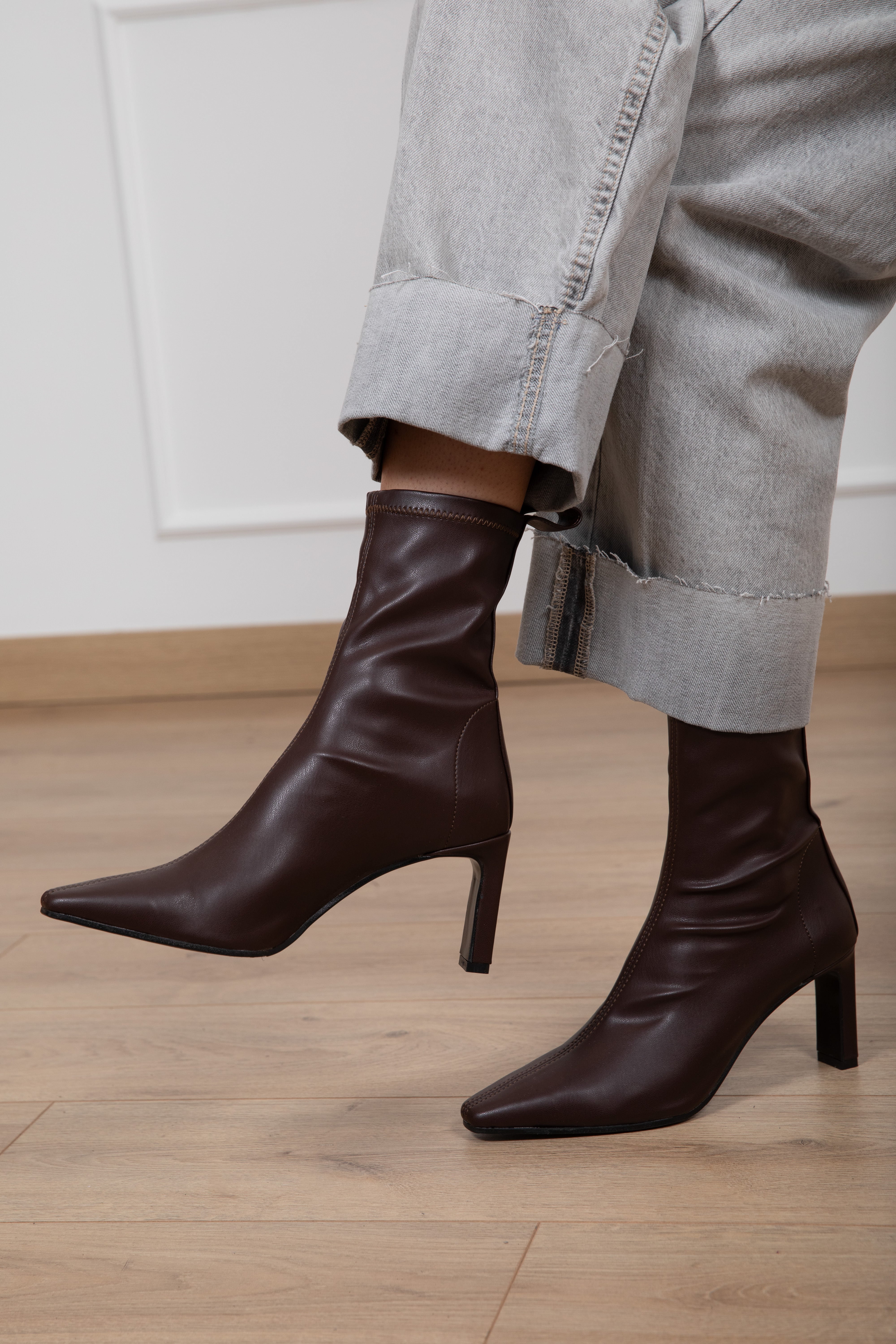 Stivaletto a calzino con tacco alto Ovyé