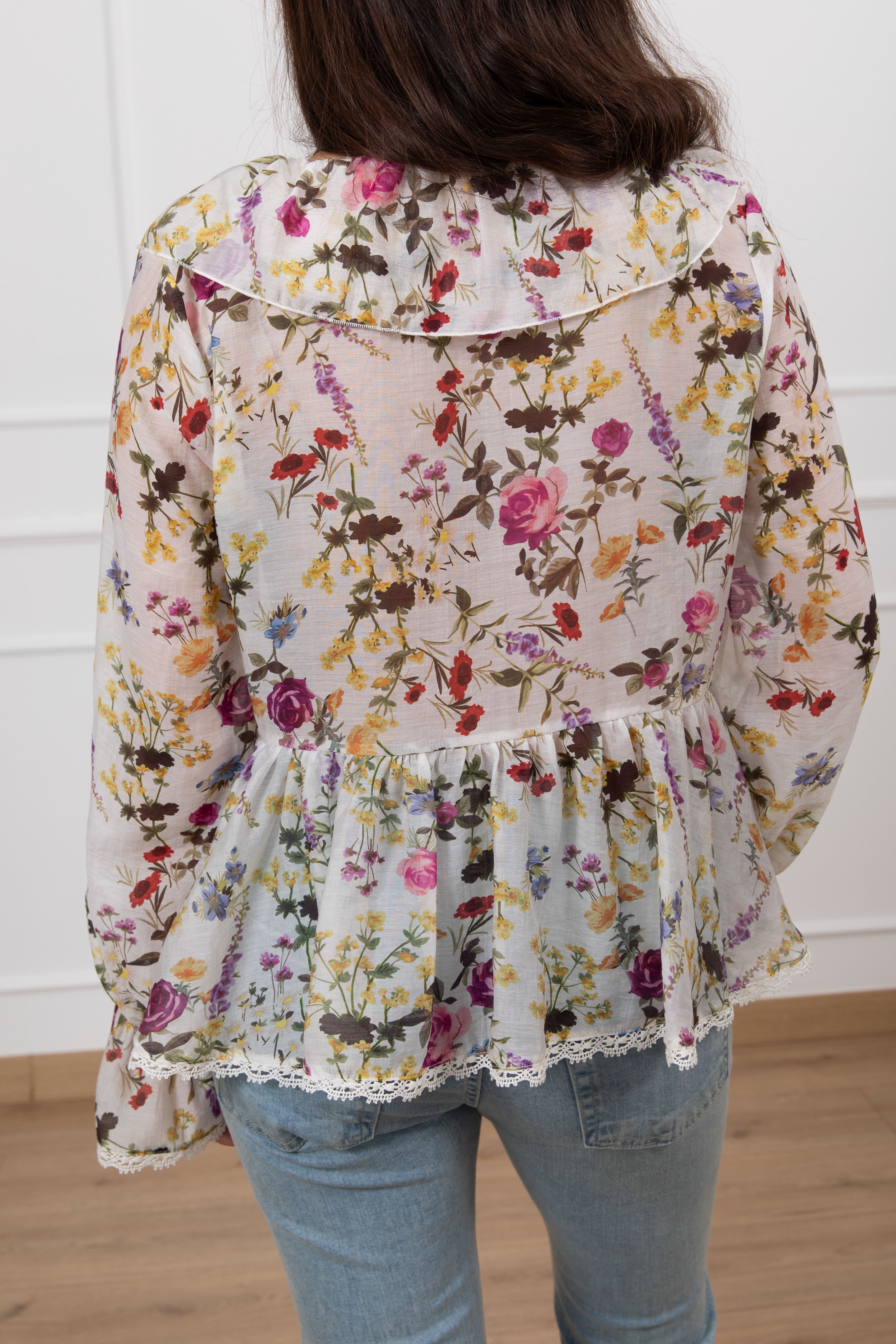 Blusa a balze fantasia flowers con fiocco ViCOLO