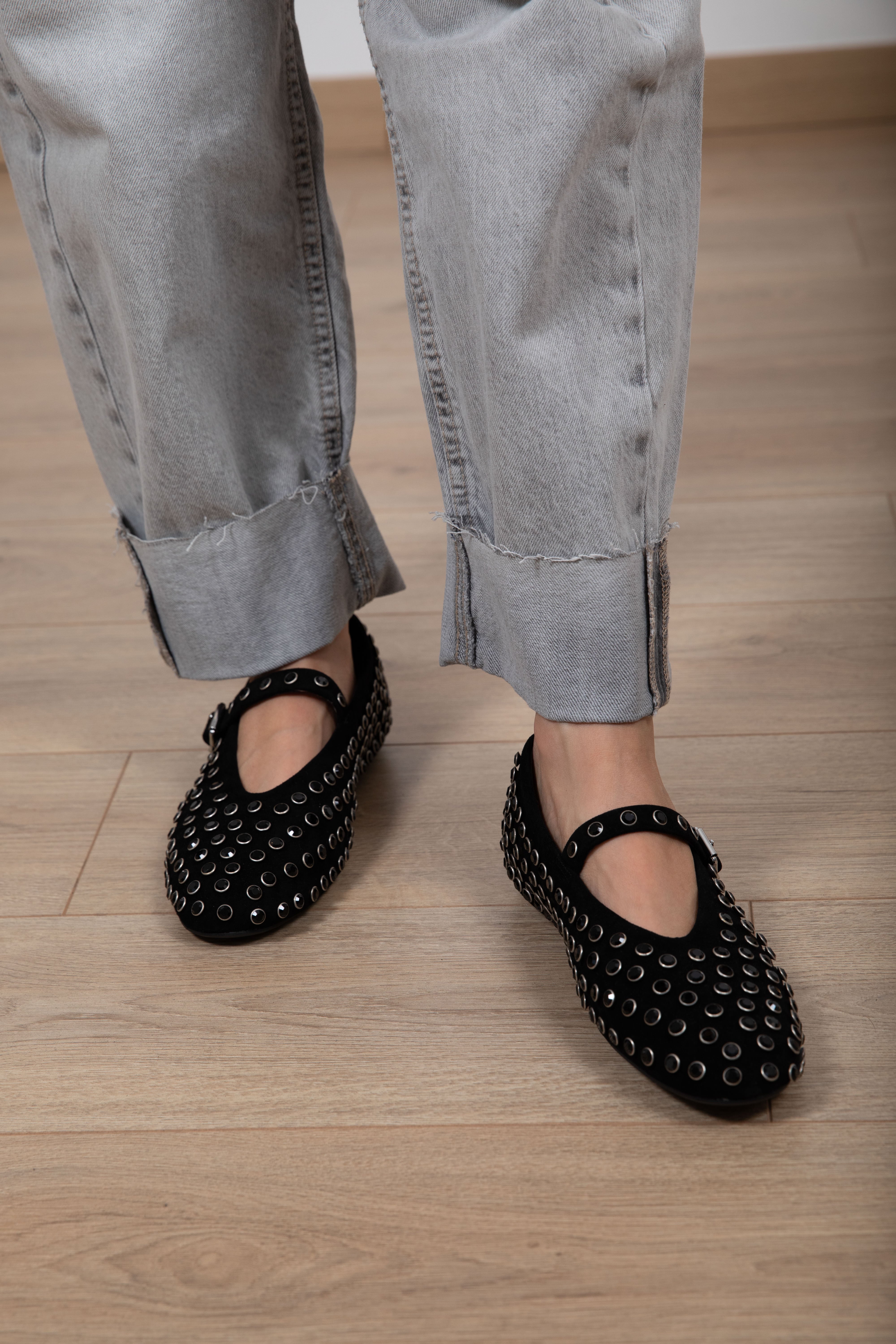 Ballerina in camoscio con borchie strass Ovyé