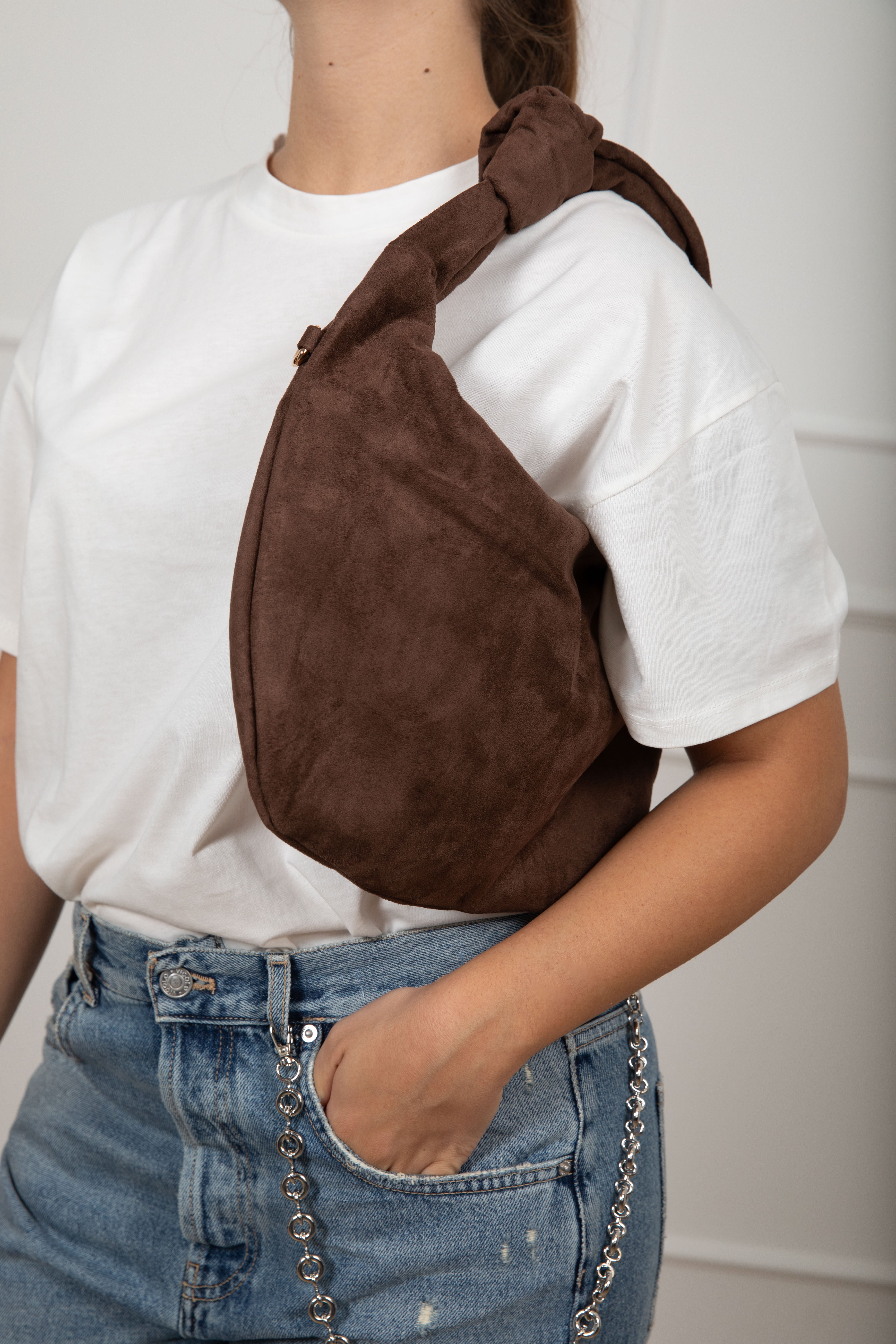 Handbag in eco-camoscio con nodo