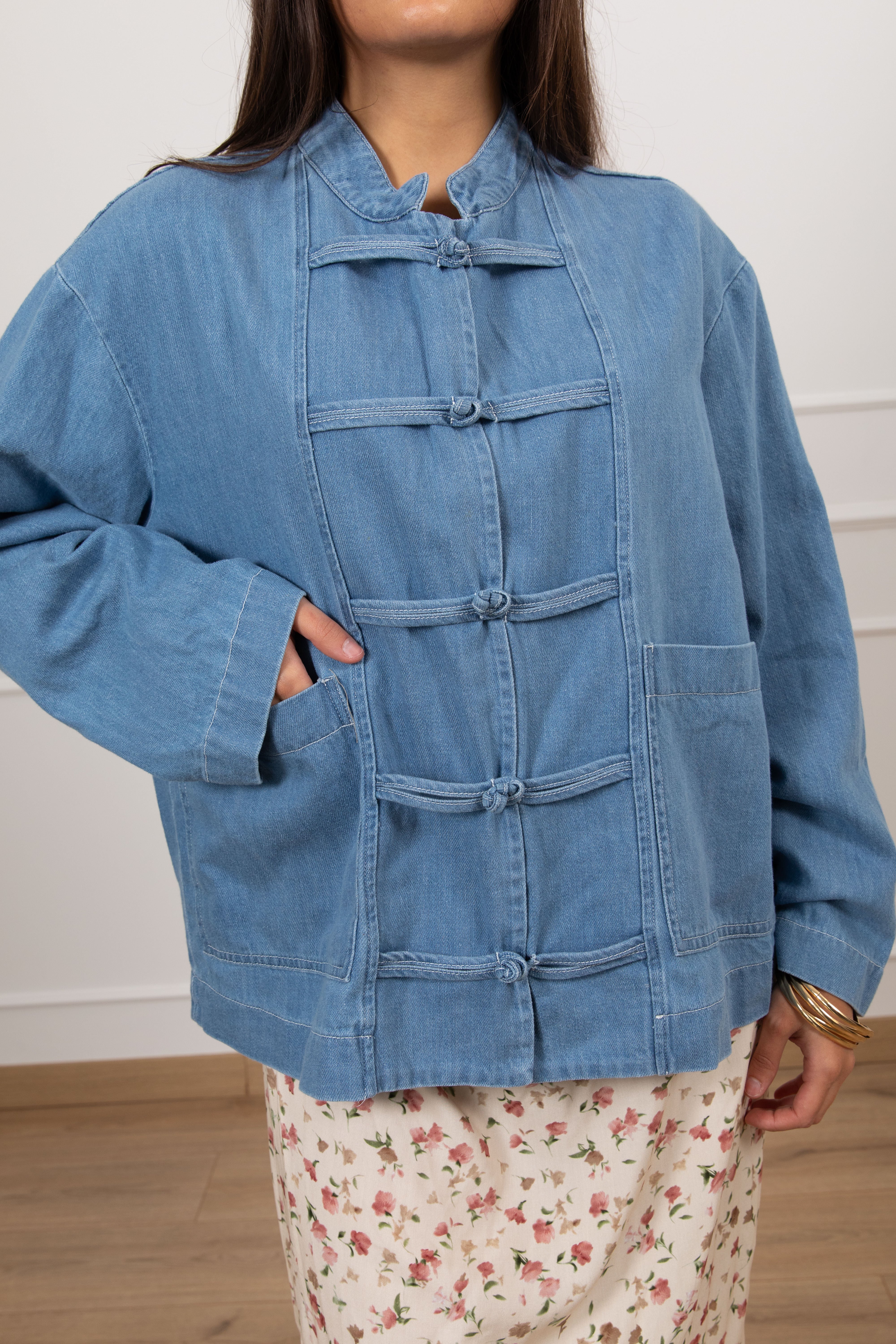 Giacca in jeans con alamari Susy Mix