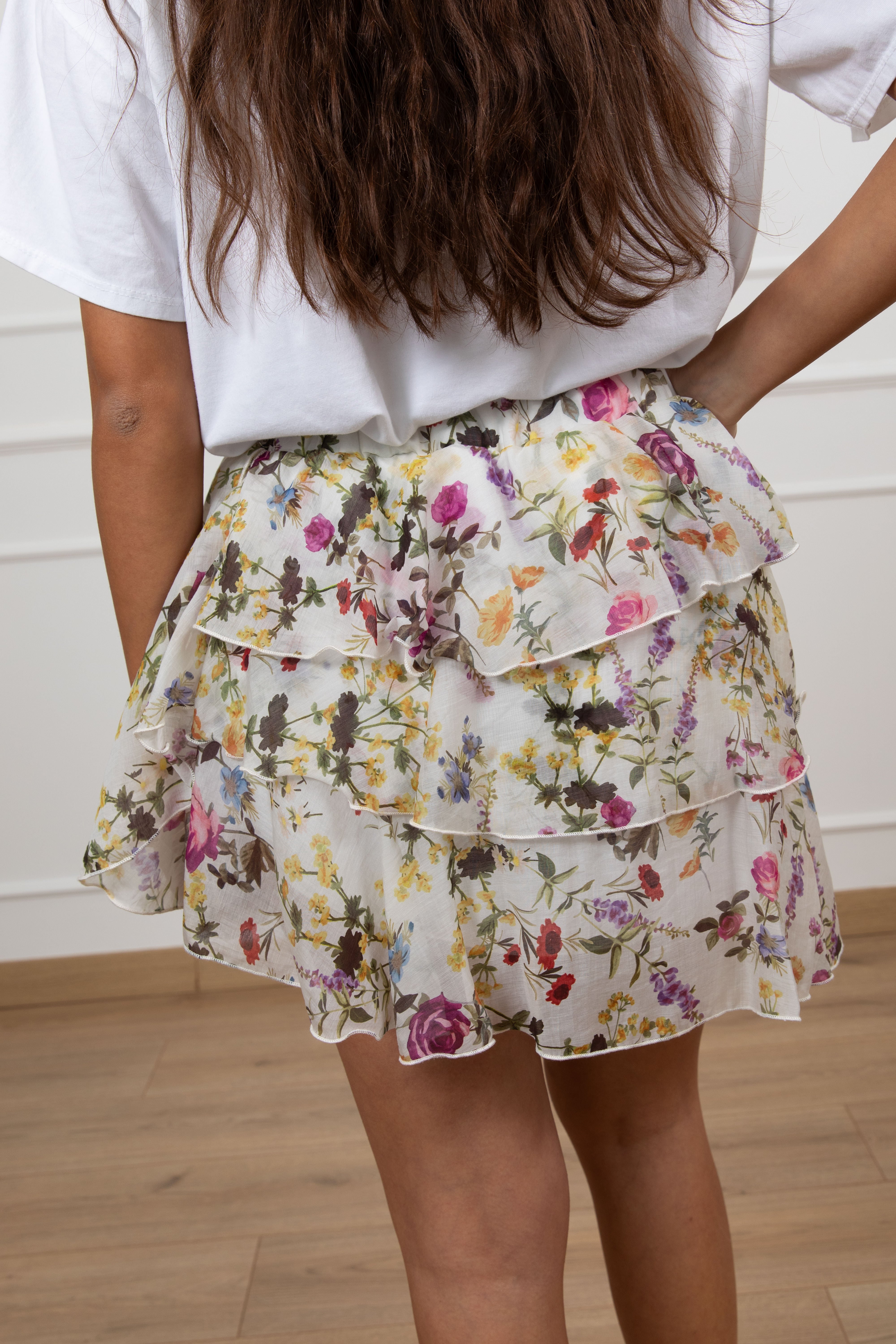 Mini-gonna a balze fantasia flowers ViCOLO