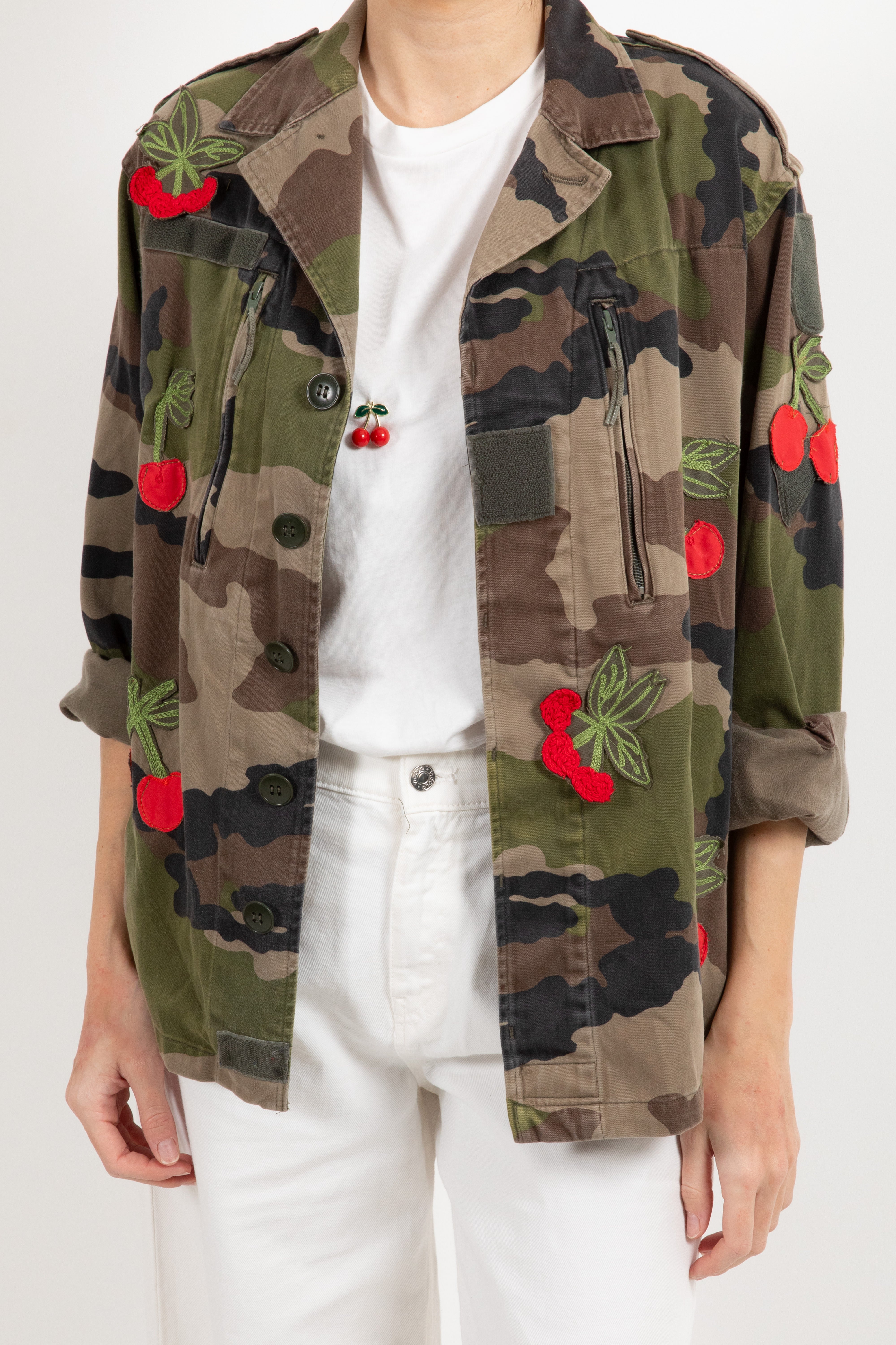 Giacca-parka camouflage con patch ciliegia Tensione IN