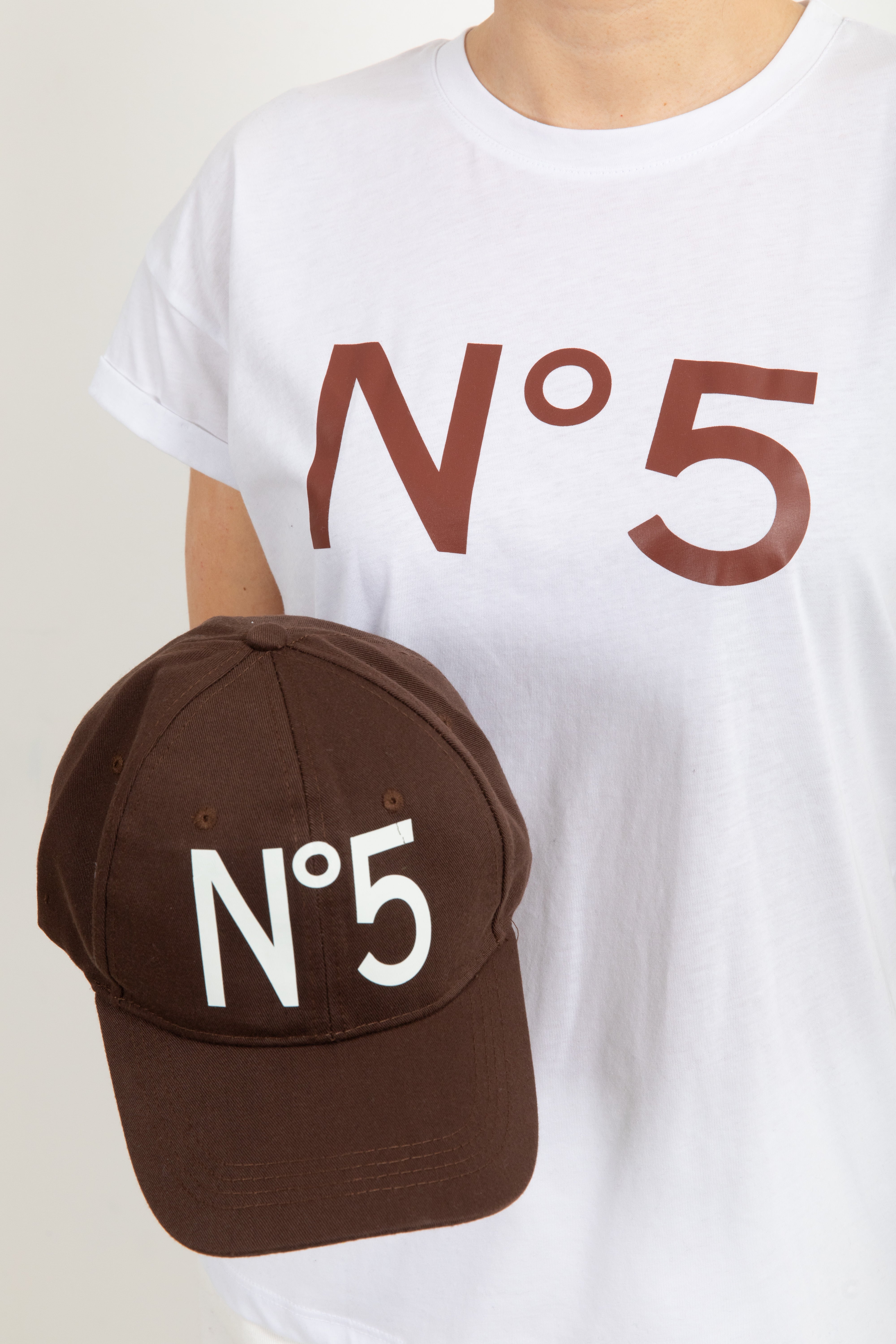 T-shirt "N.5" con berretto Tensione IN