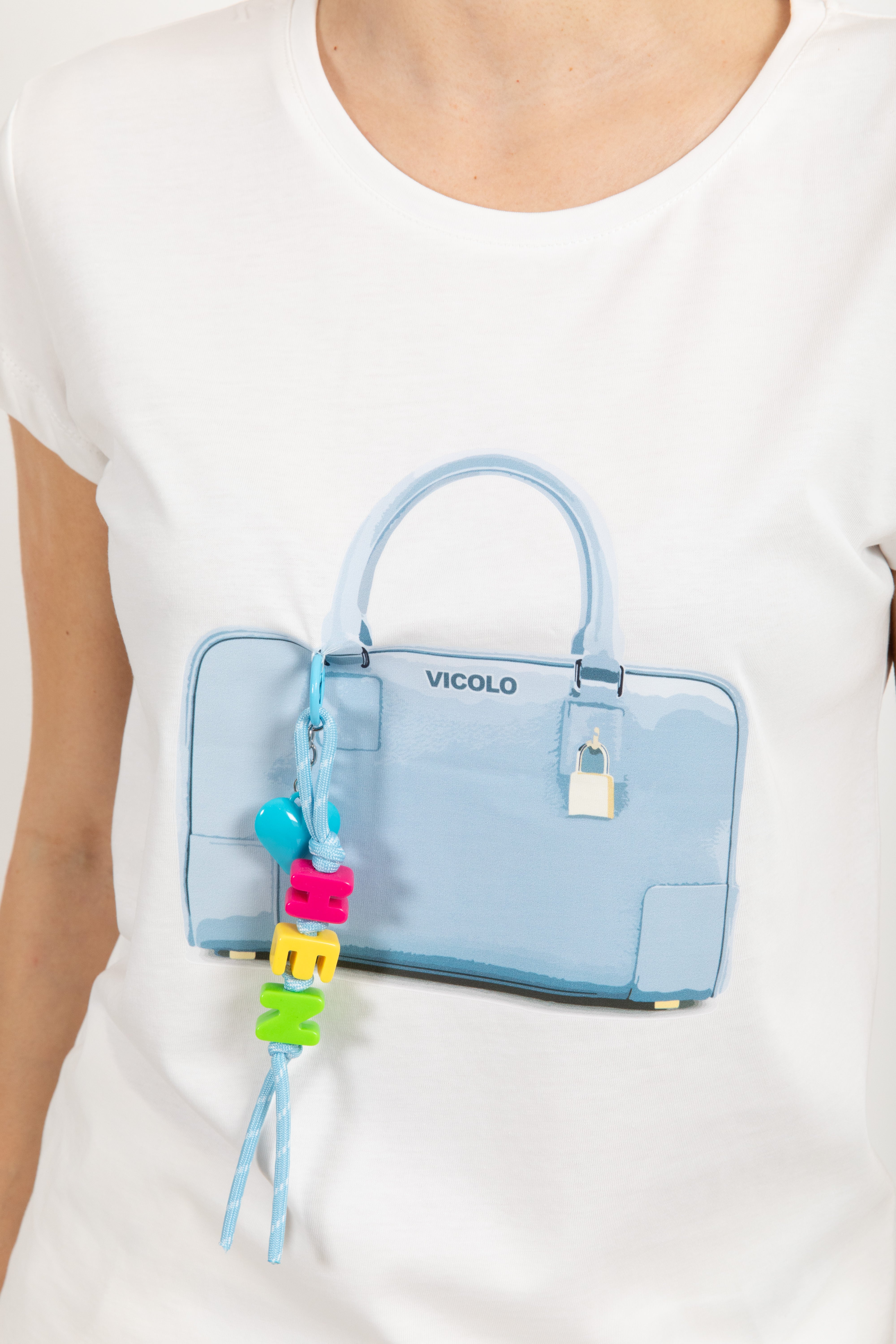 T-shirt con borsa e charms ViCOLO