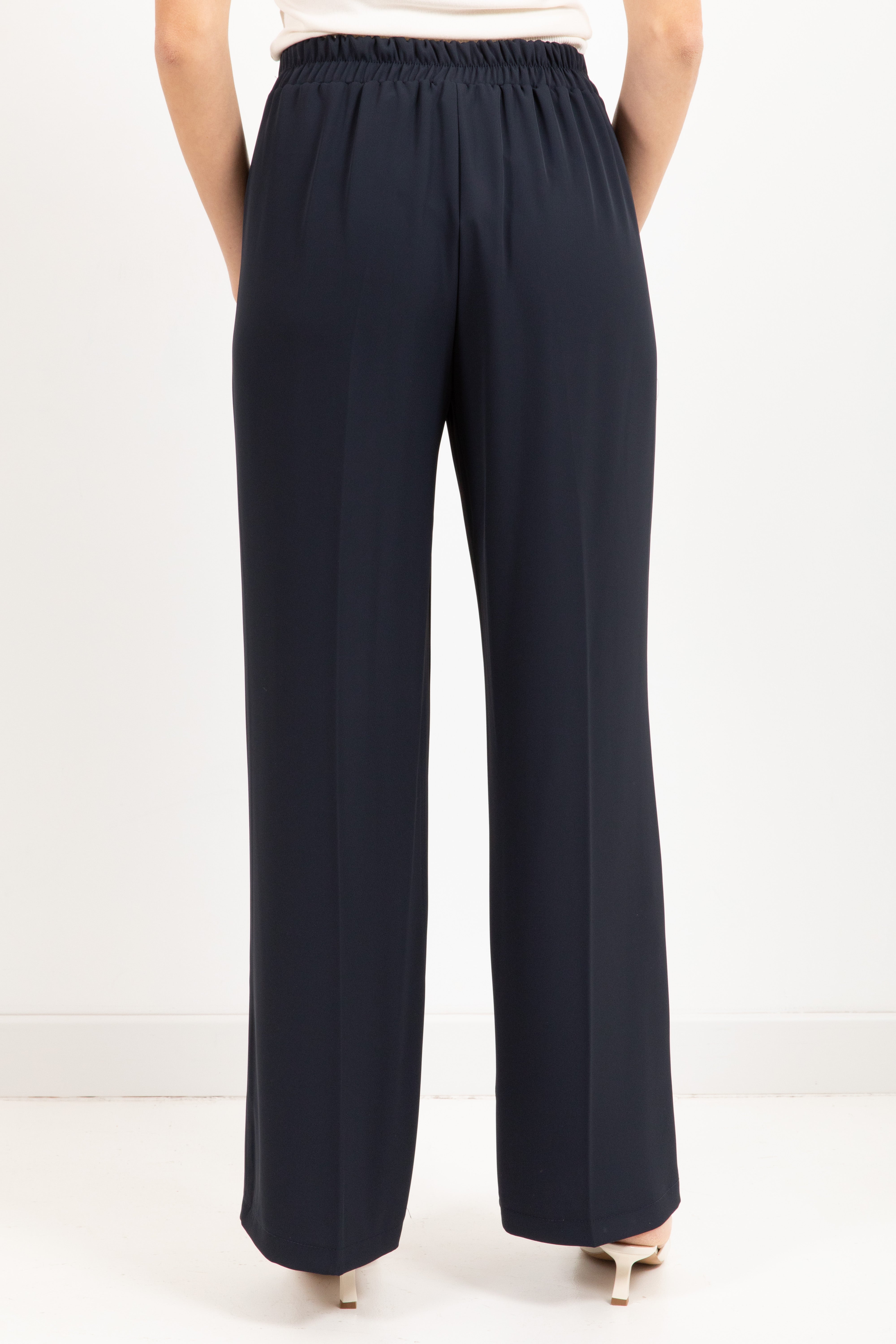 Tailleur tessuto fluido giacca scollo a "V" e pantalone con pinces Susy Mix