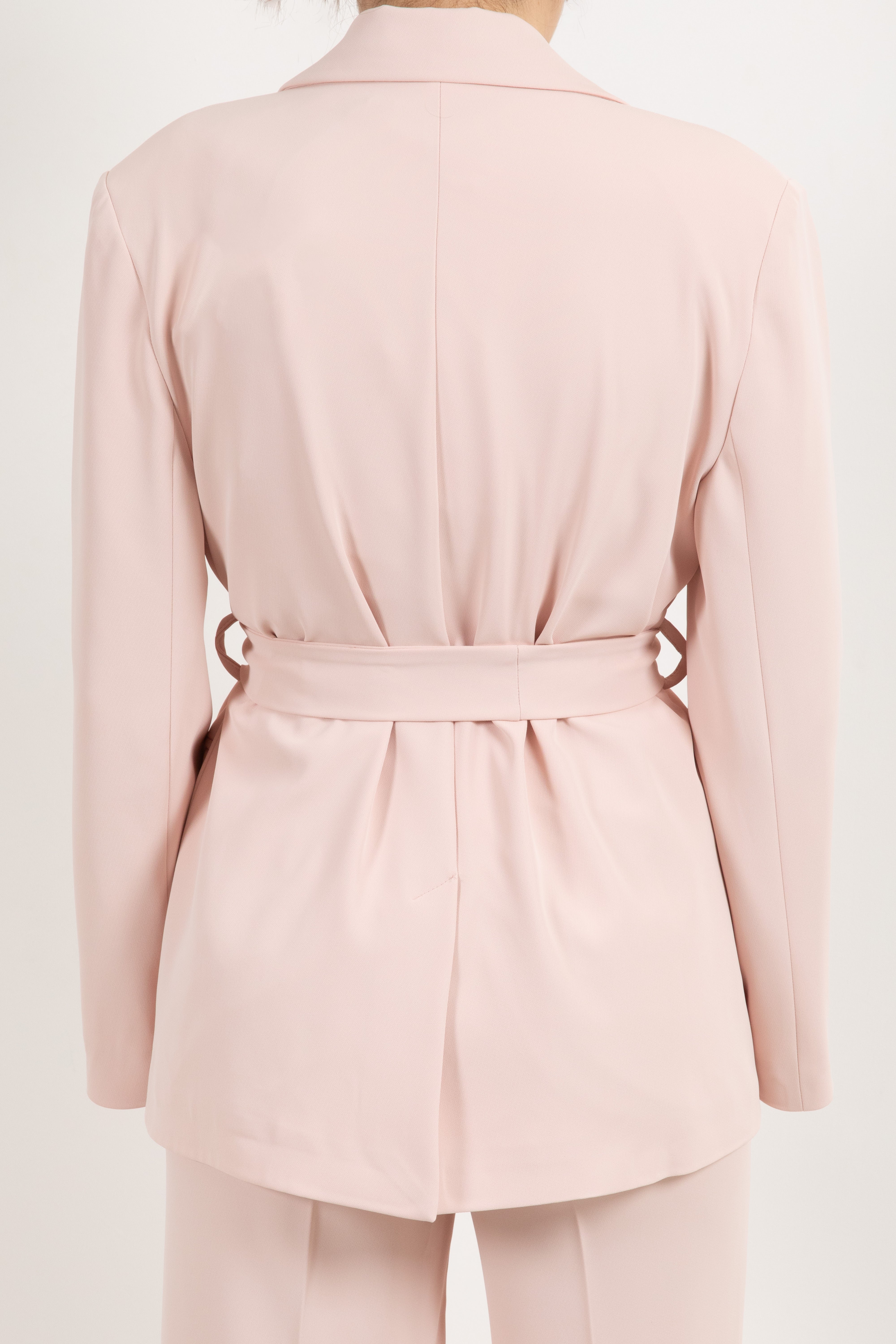 Tailleur tessuto fluido giacca con patch e fusciacca e pantalone gamba dritta Tensione IN