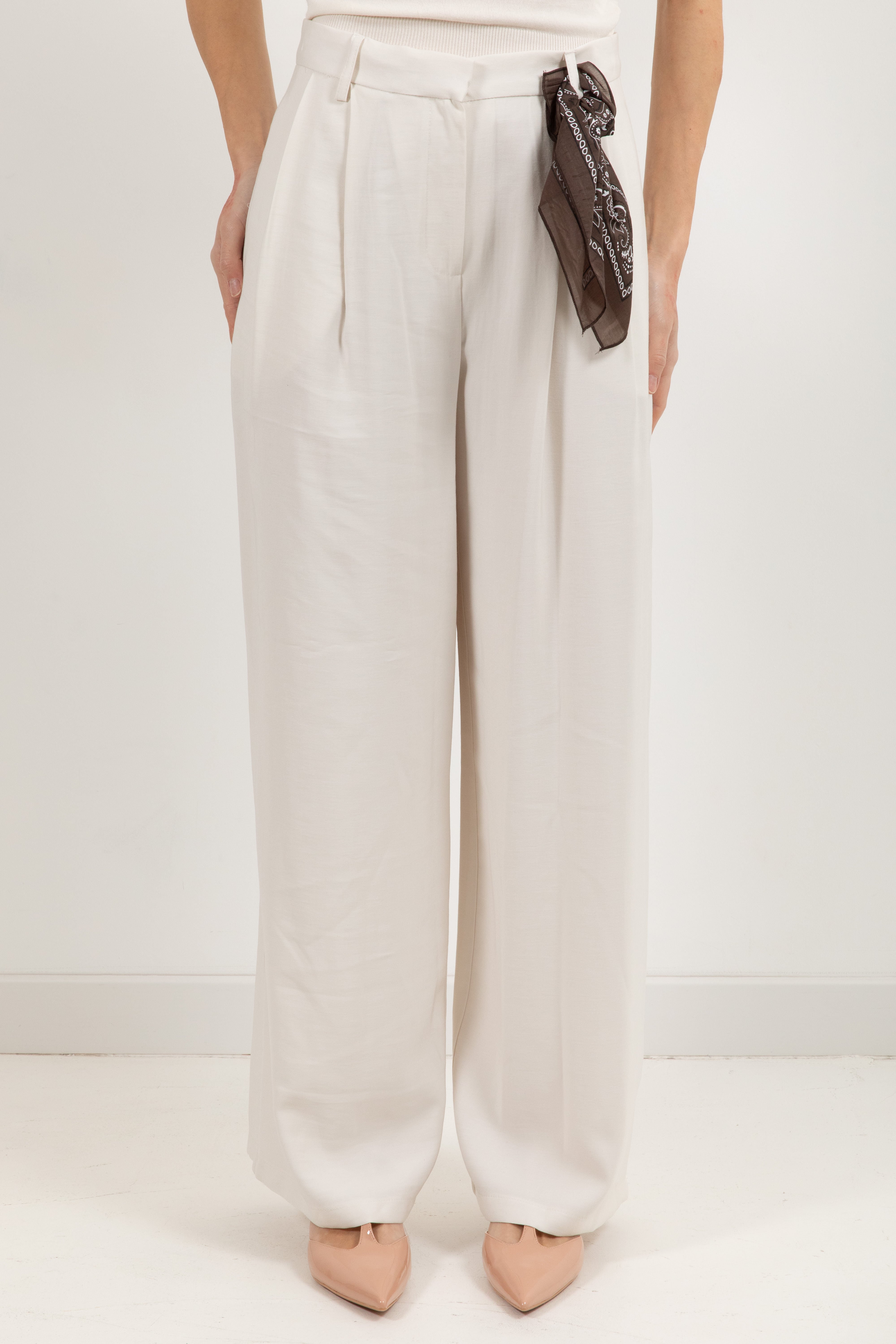 Pantalone con pinces e foulard bandana Tensione IN