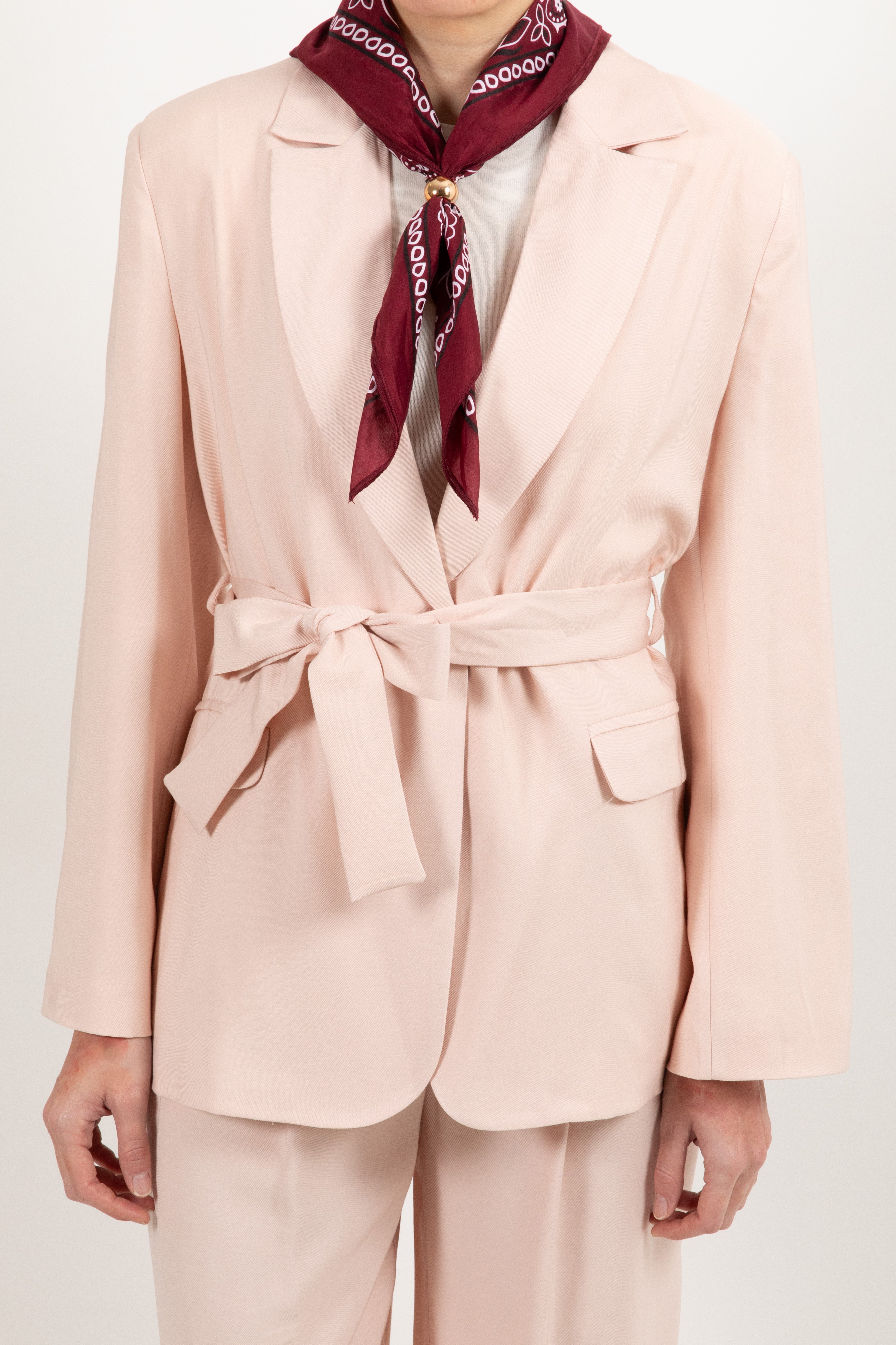 Giacca tessuto fluido con fusciacca e foulard bandana Tensione IN