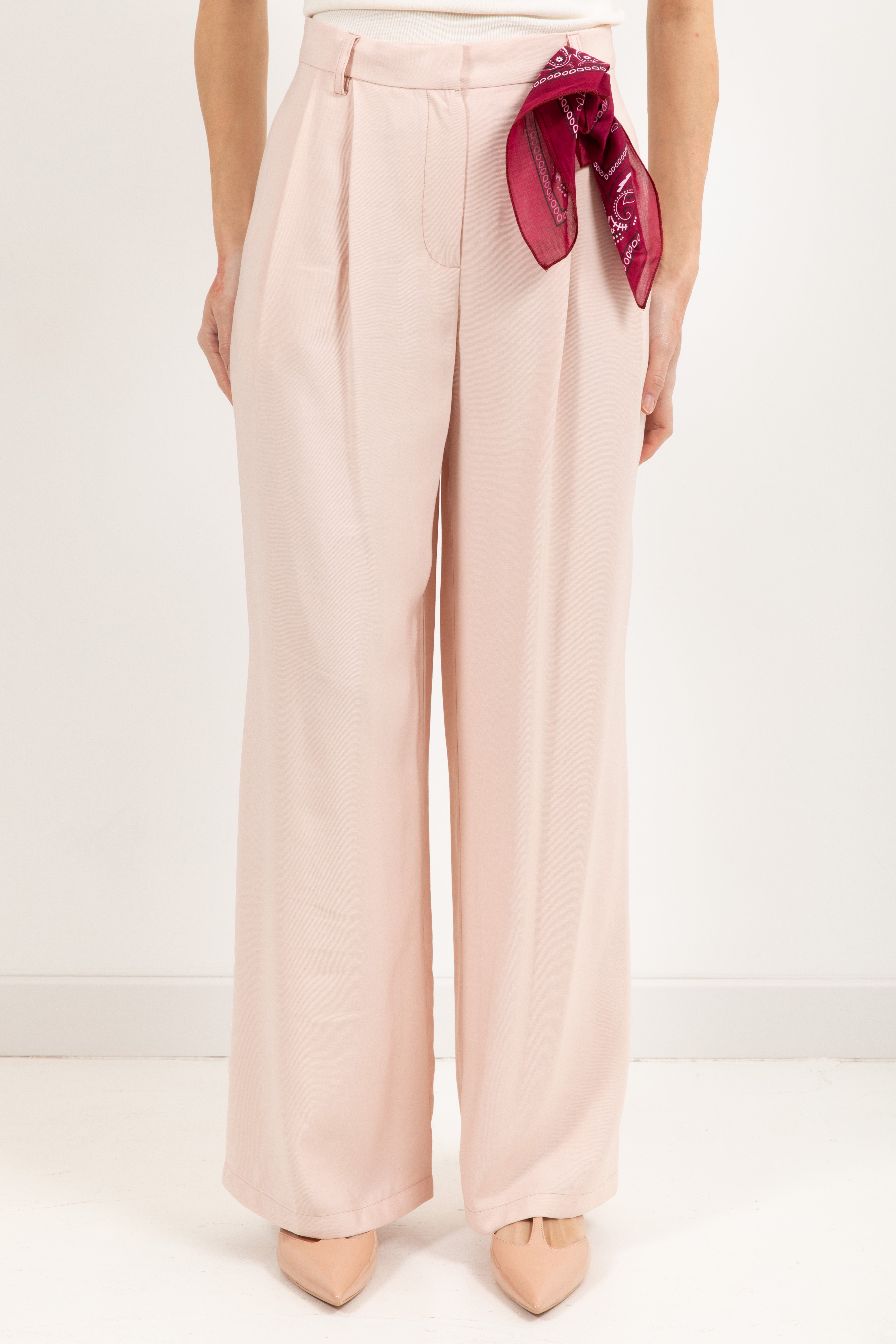 Pantalone con pinces e foulard bandana Tensione IN