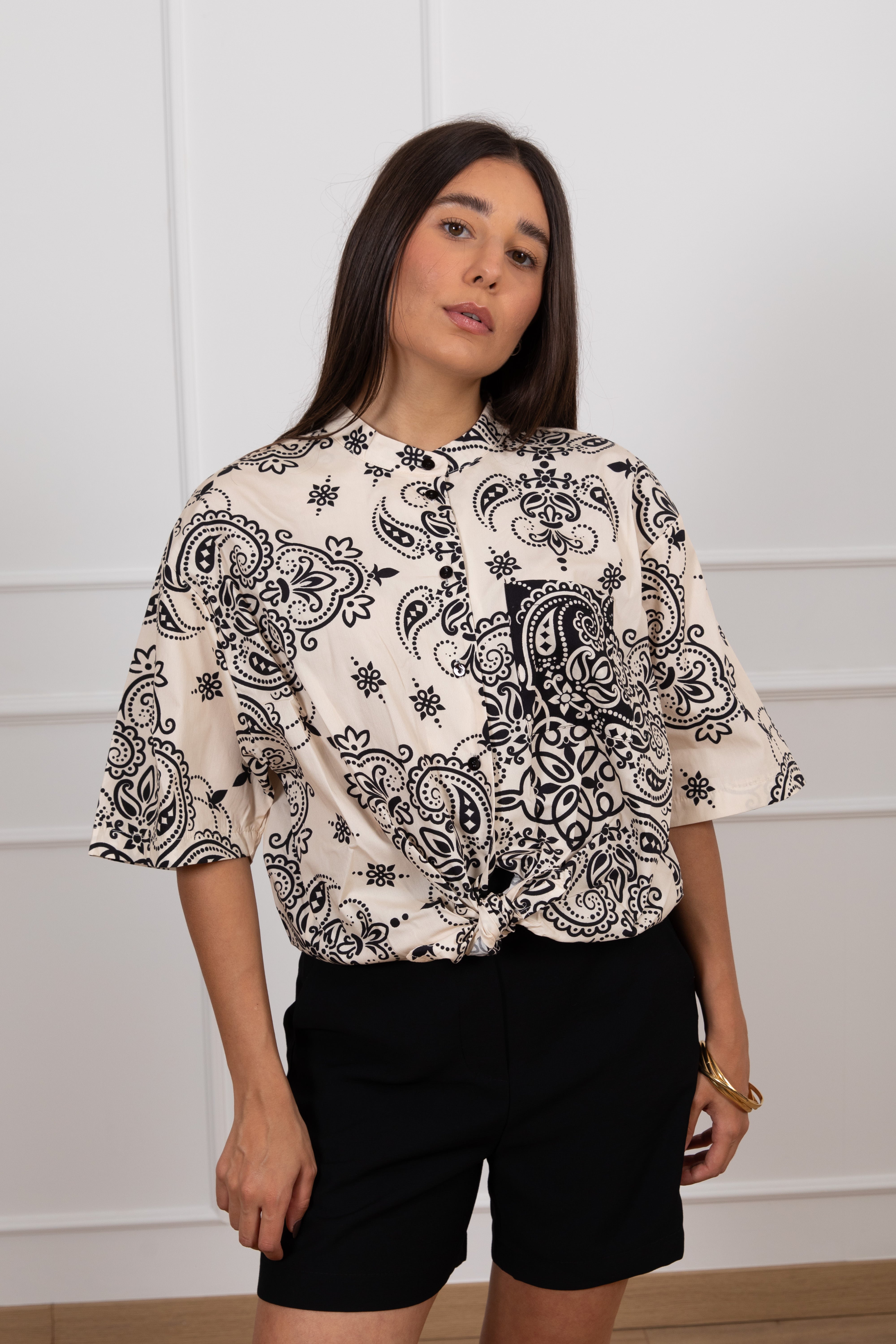 Camicia fantasia bandana con nodo Tensione IN