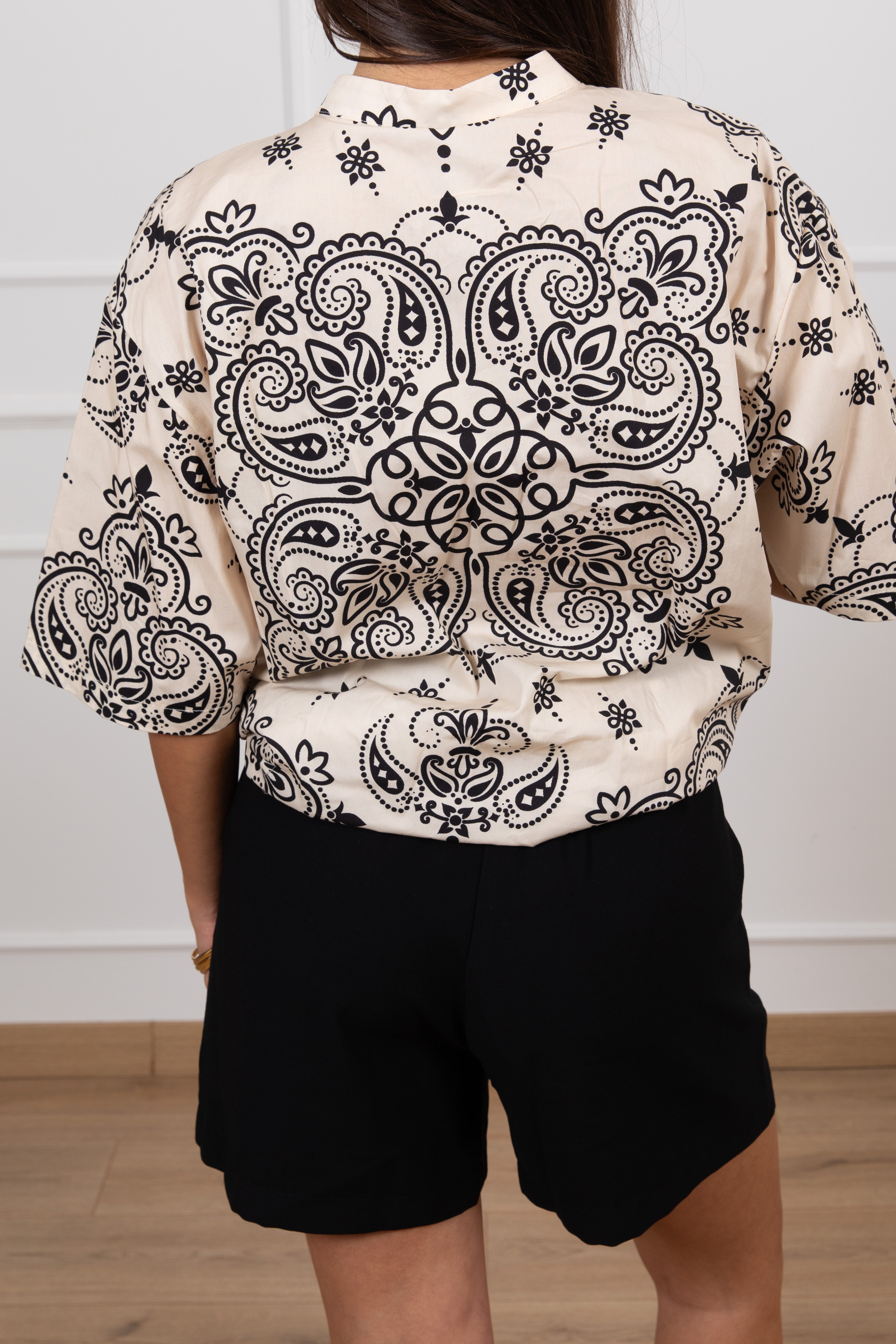 Camicia fantasia bandana con nodo Tensione IN