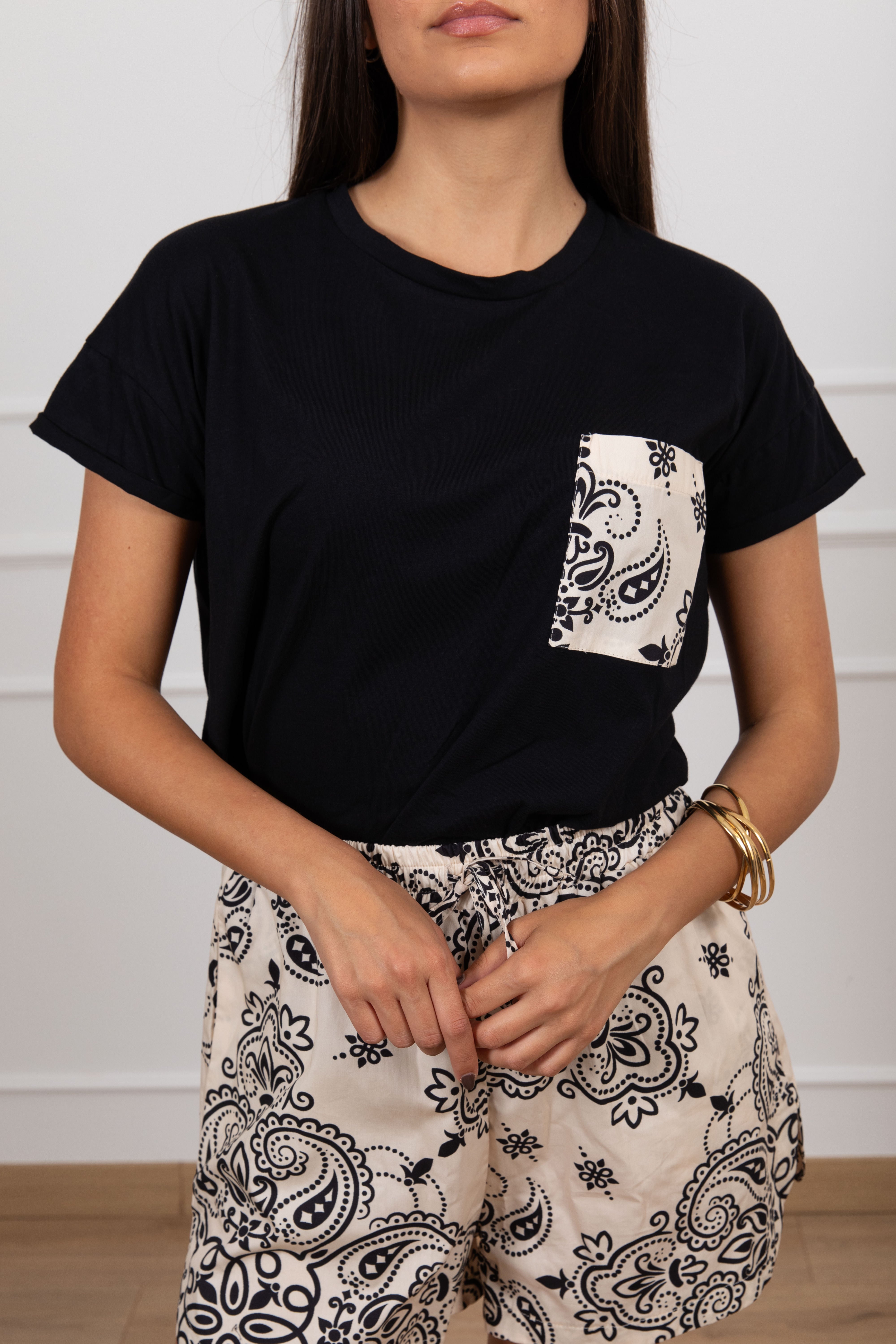 T-shirt con taschino fantasia bandana Tensione IN