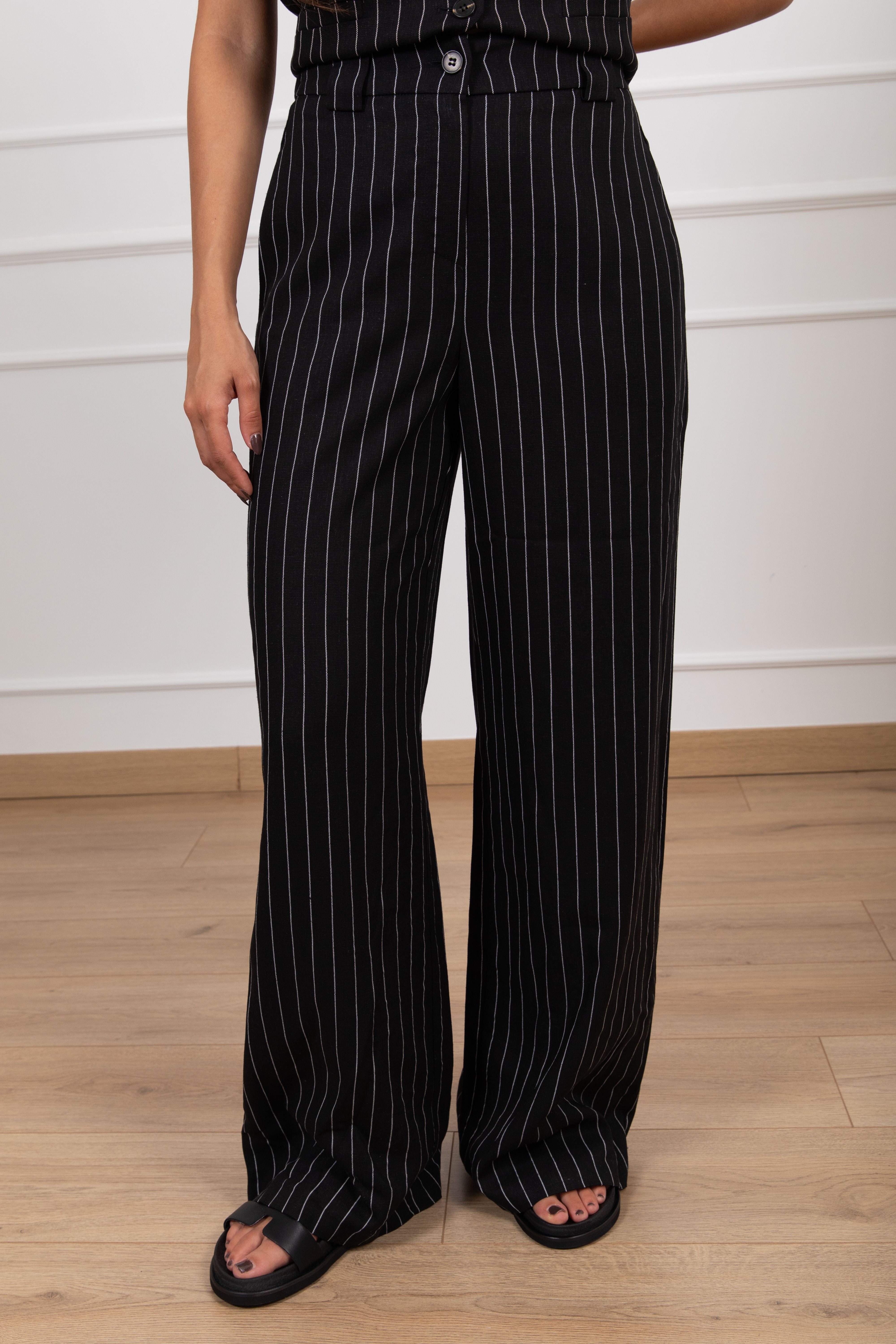 Coordinato gessato gilet e pantalone con elastico sul retro Tensione IN