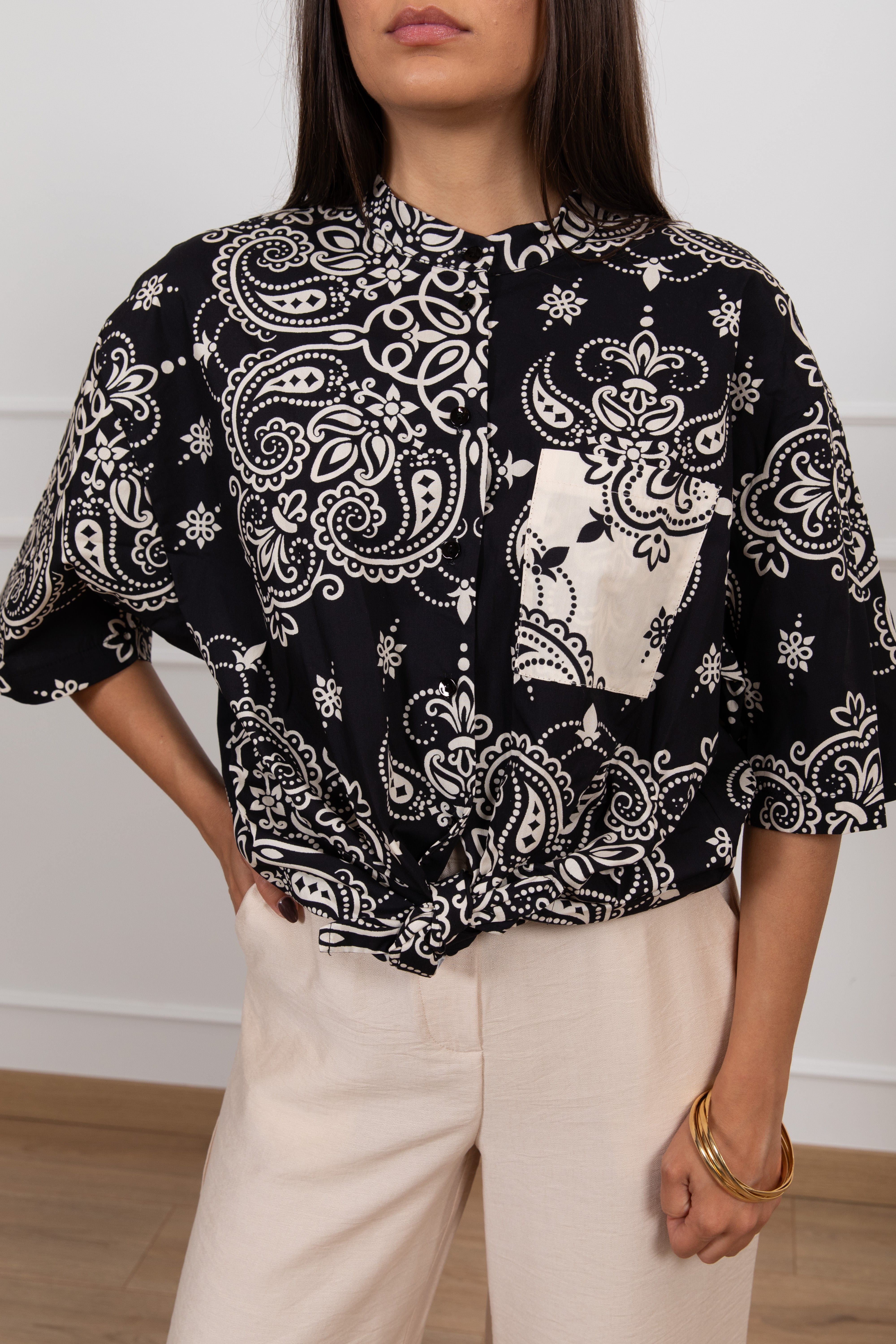 Camicia fantasia bandana con nodo Tensione IN