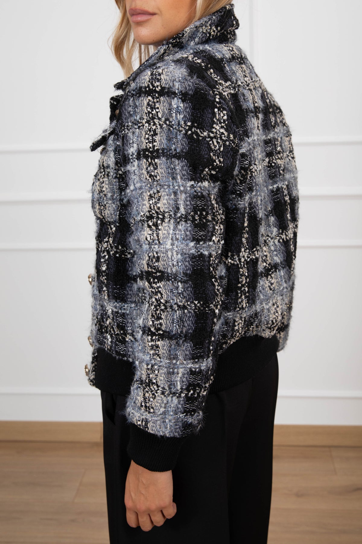 Giacchino in tweed con tasche e bottoni oro Tensione IN