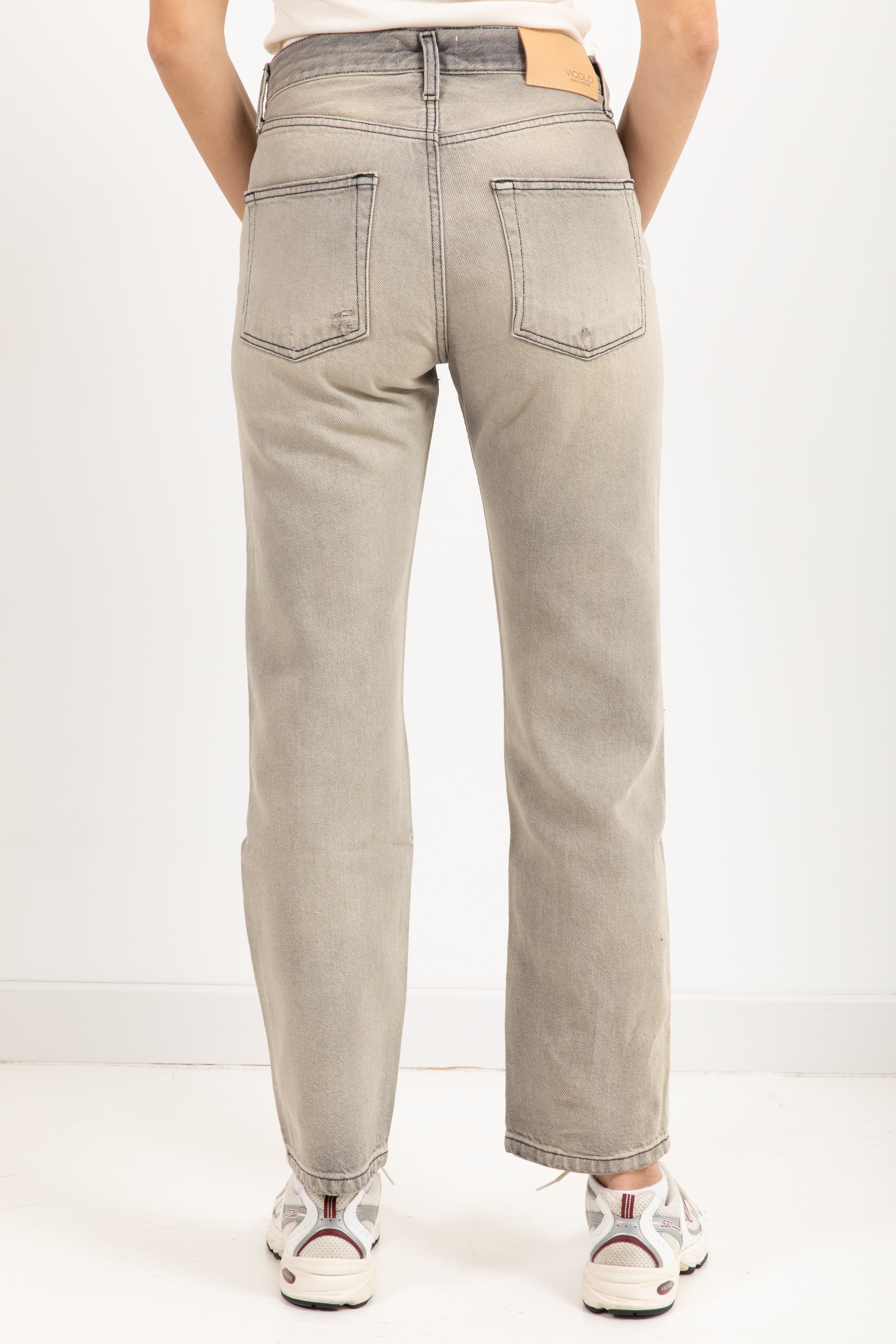 Jeans sabbiato Zoe con bottoni gioiello ViCOLO