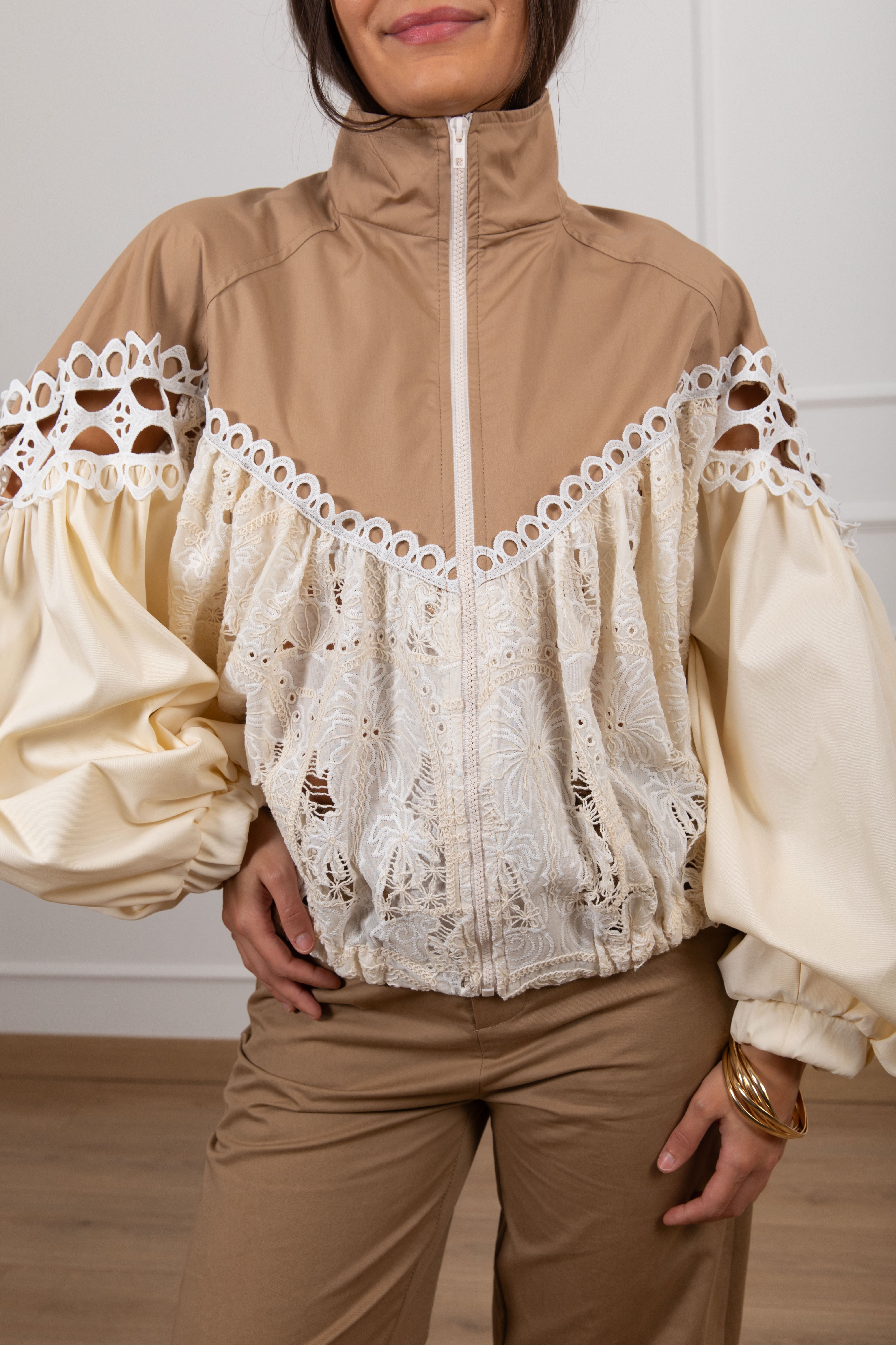 Bomber bi-color con ricamo macramé Tensione IN