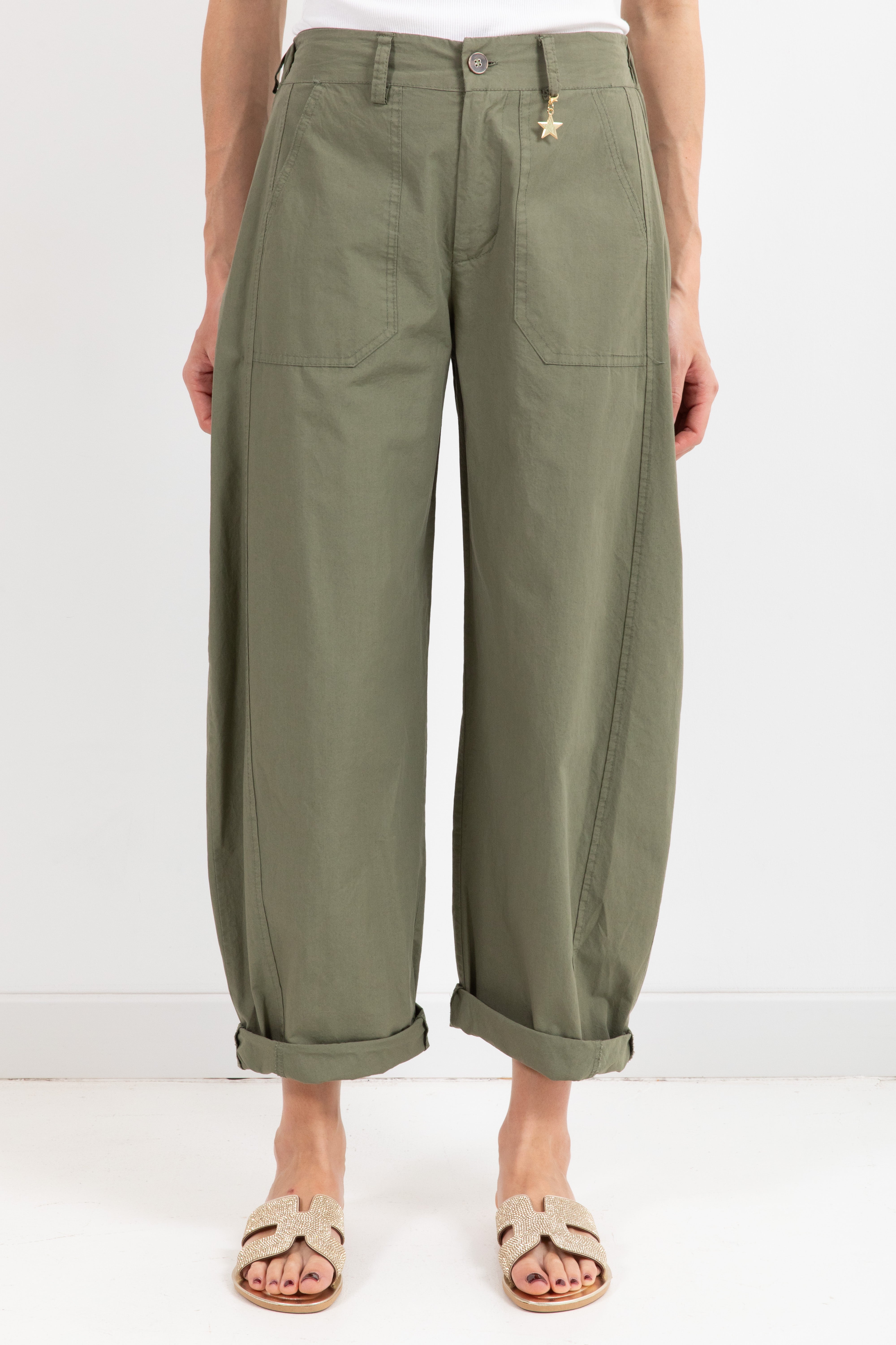 Pantalone carrot-fit in cotone leggero con charms stella Susy Mix