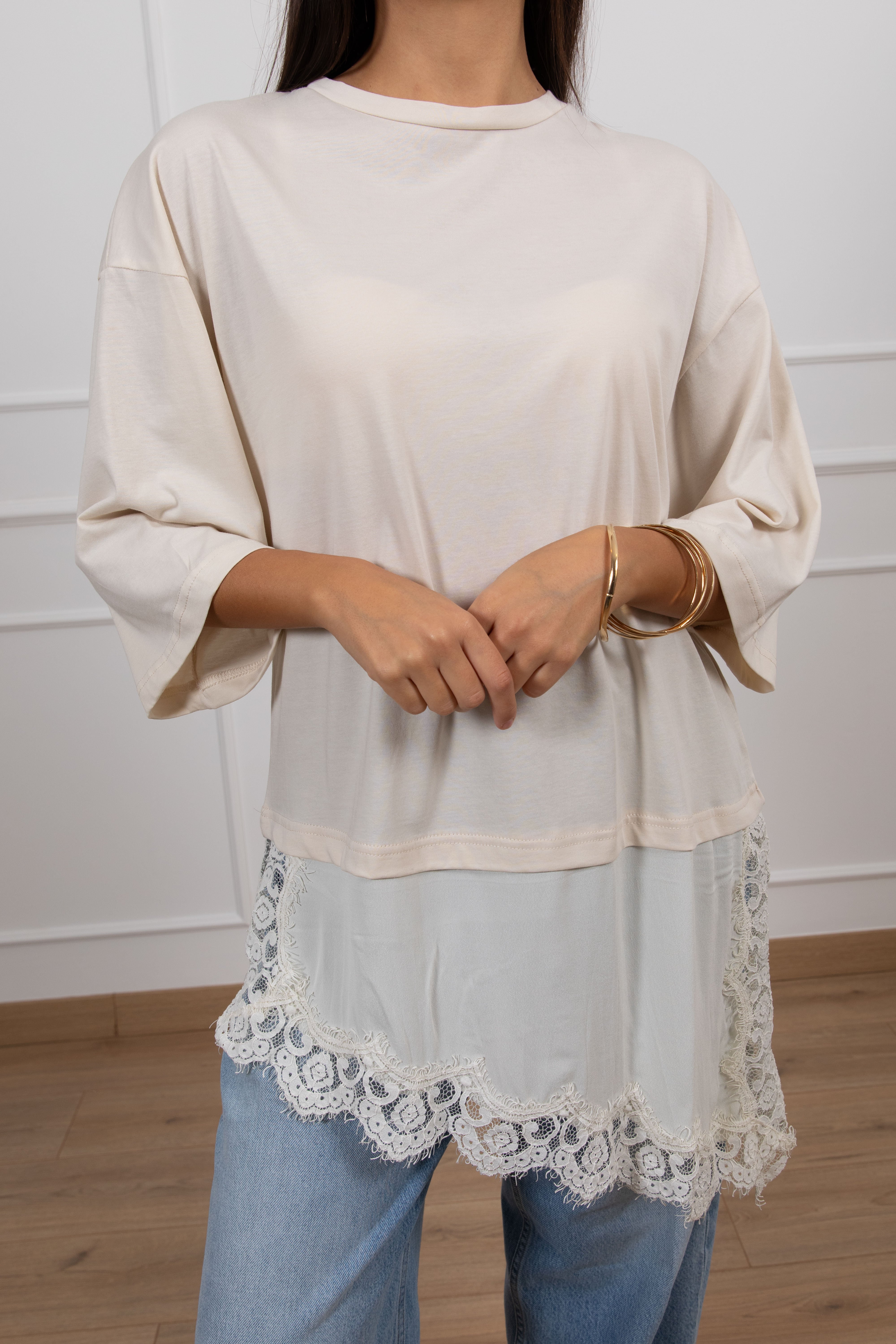 T-shirt con fondo lingerie Tensione IN