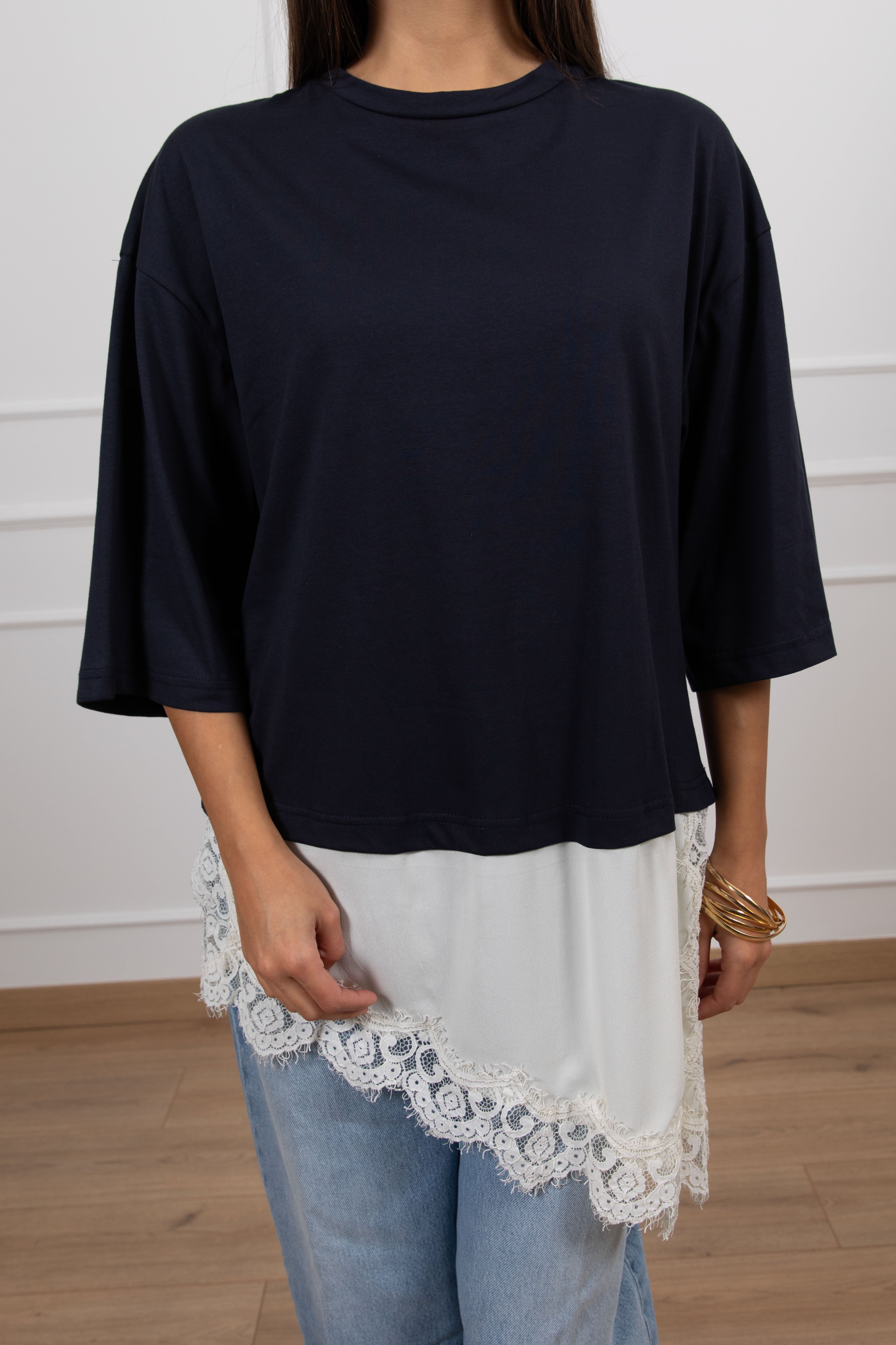 T-shirt con fondo lingerie Tensione IN