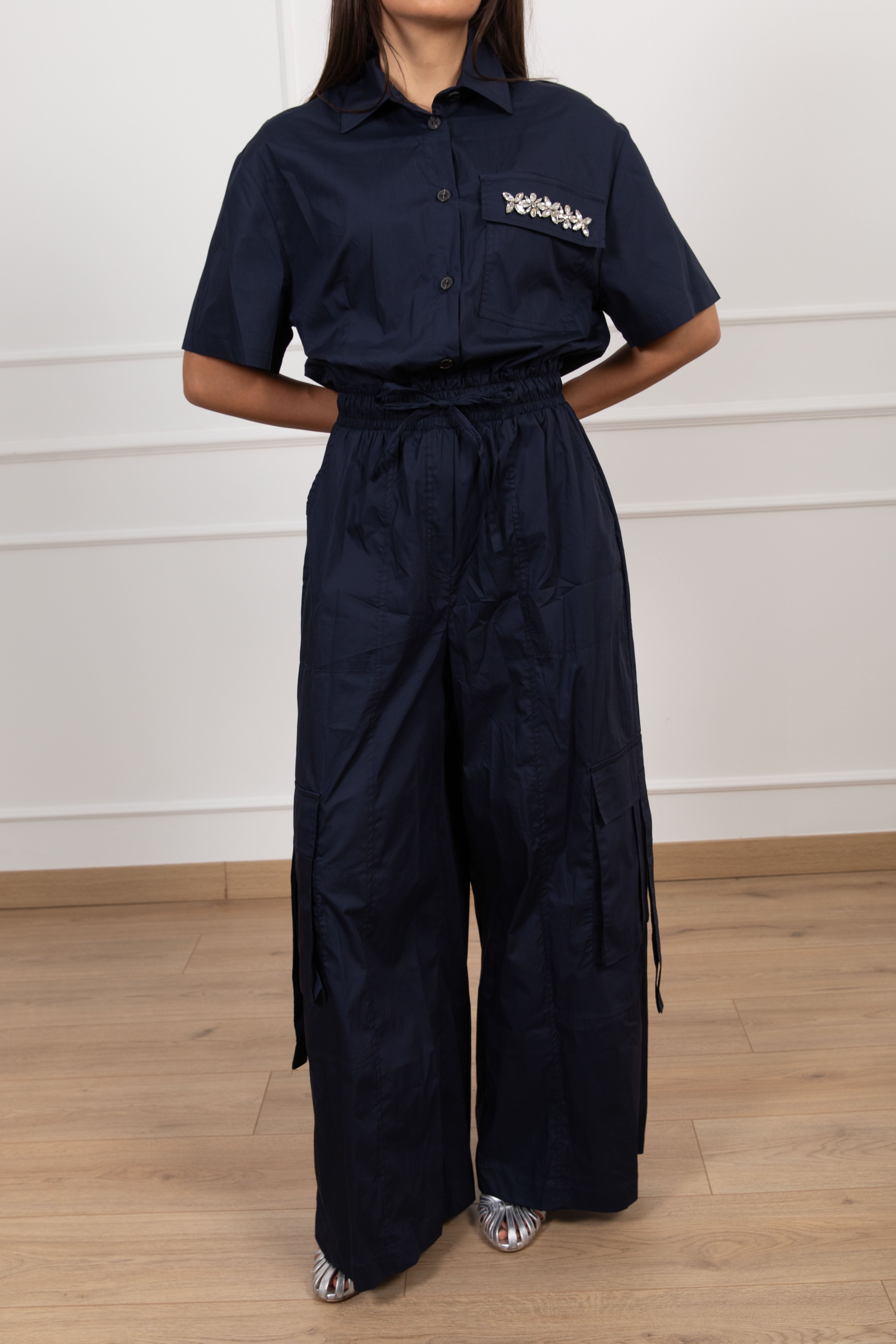 Jumpsuit cargo con applicazione gioiello Tensione IN