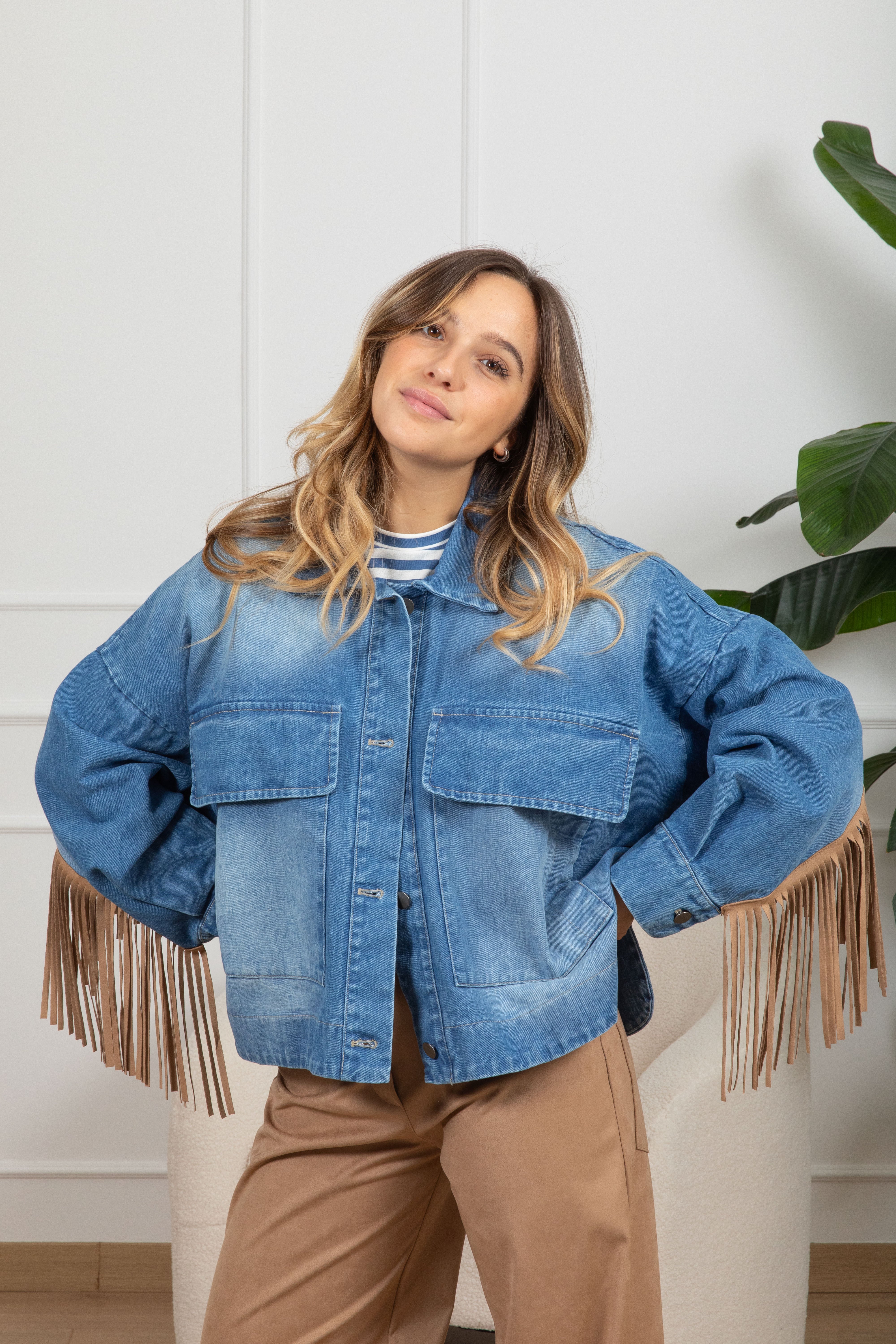 Giacca jeans con frange in eco-camoscio ViCOLO