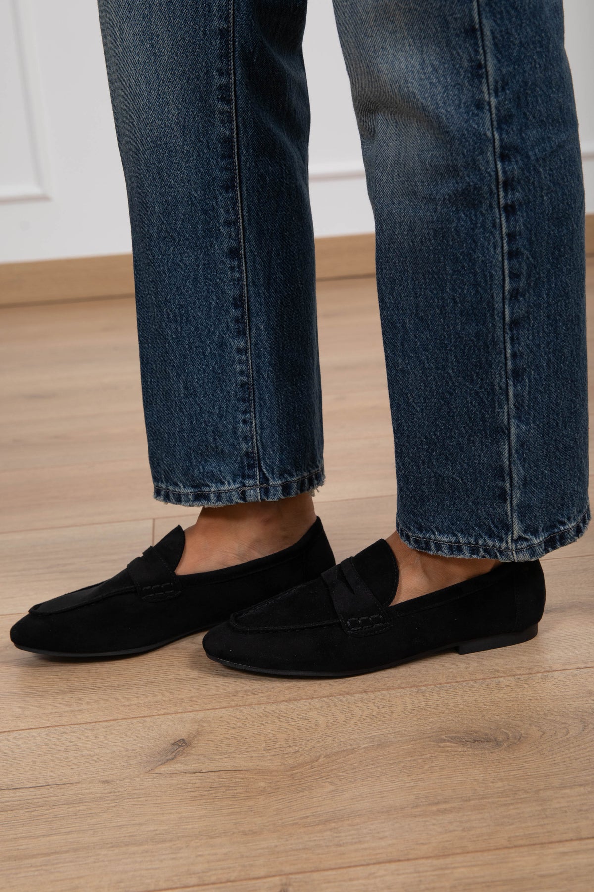 Mocassino in eco-camoscio variante nero Susy Mix