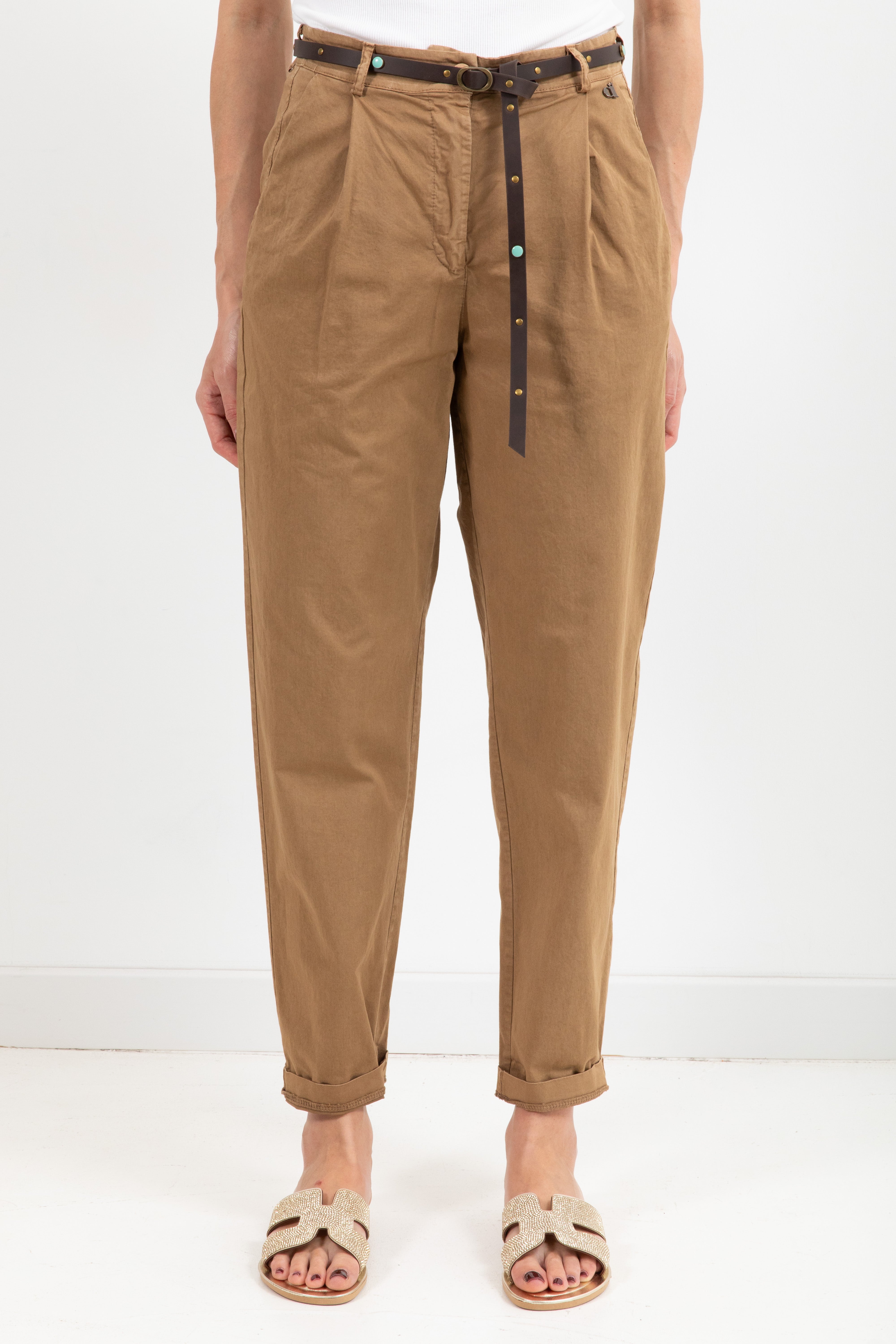Pantalone carrot-fit con pinces Dixie