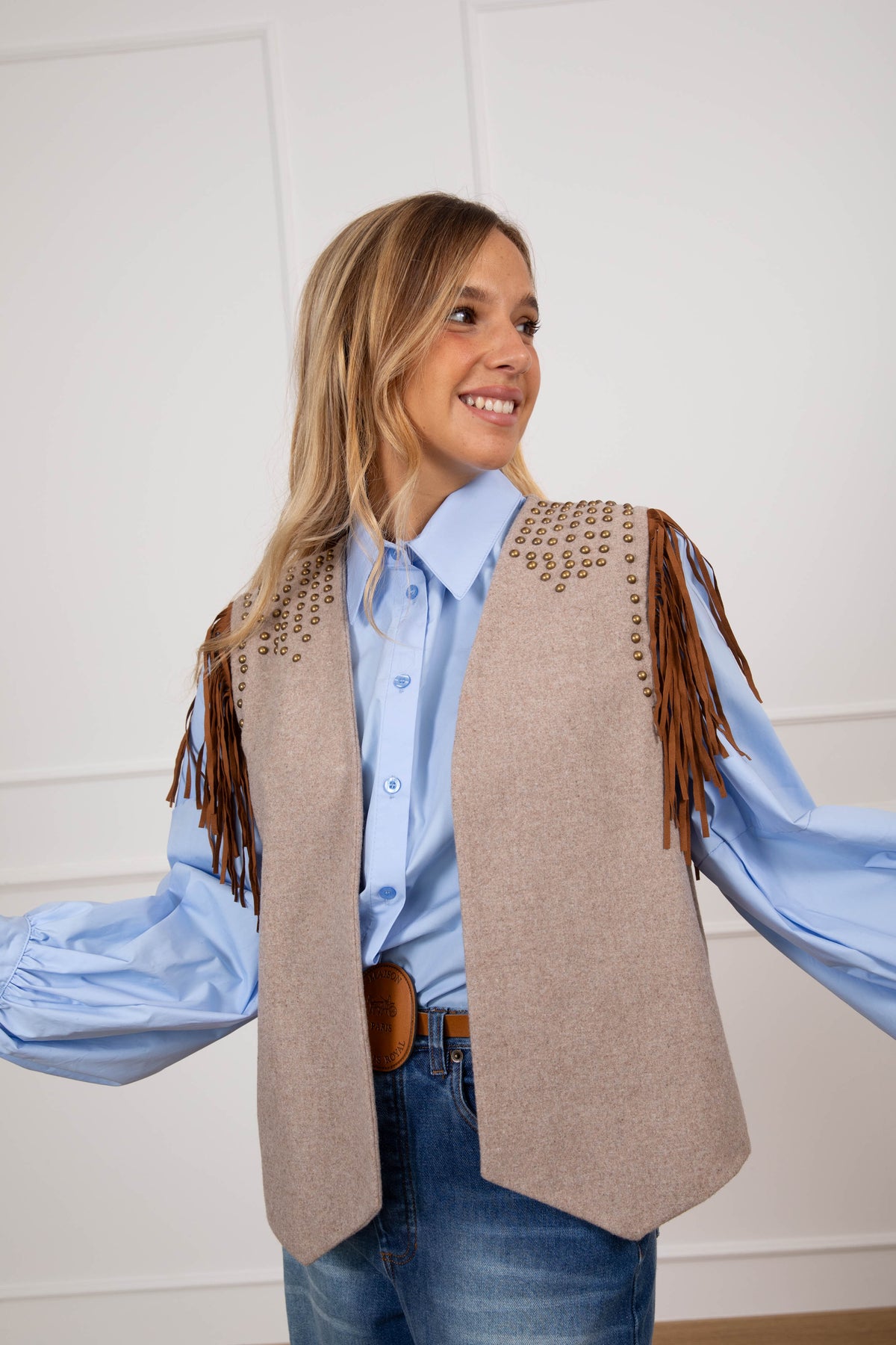 Gilet misto lana con borchie e frange variante beige ViCOLO