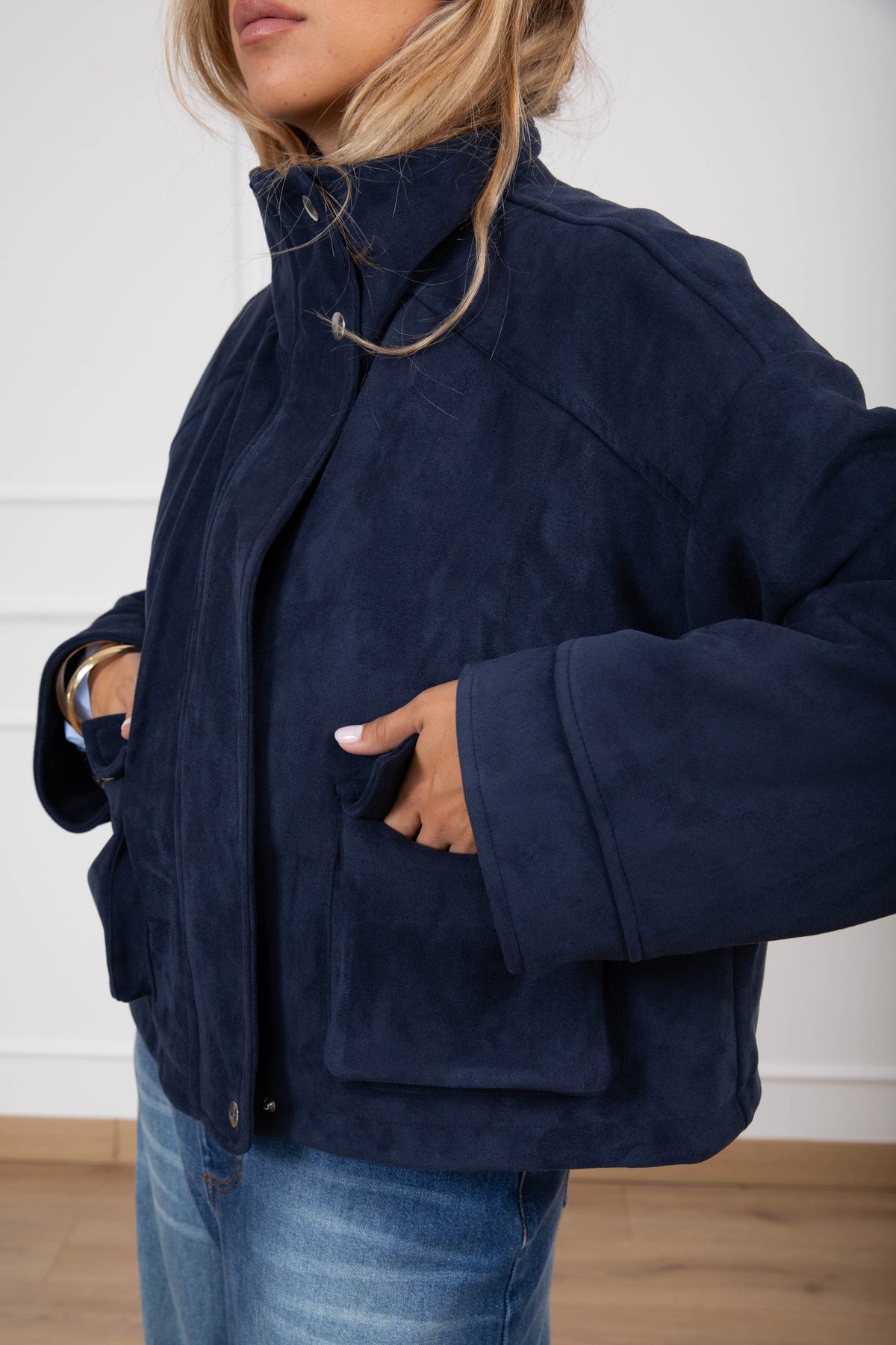 Giacca in eco-suede con tasche a patta variante blu Tensione IN
