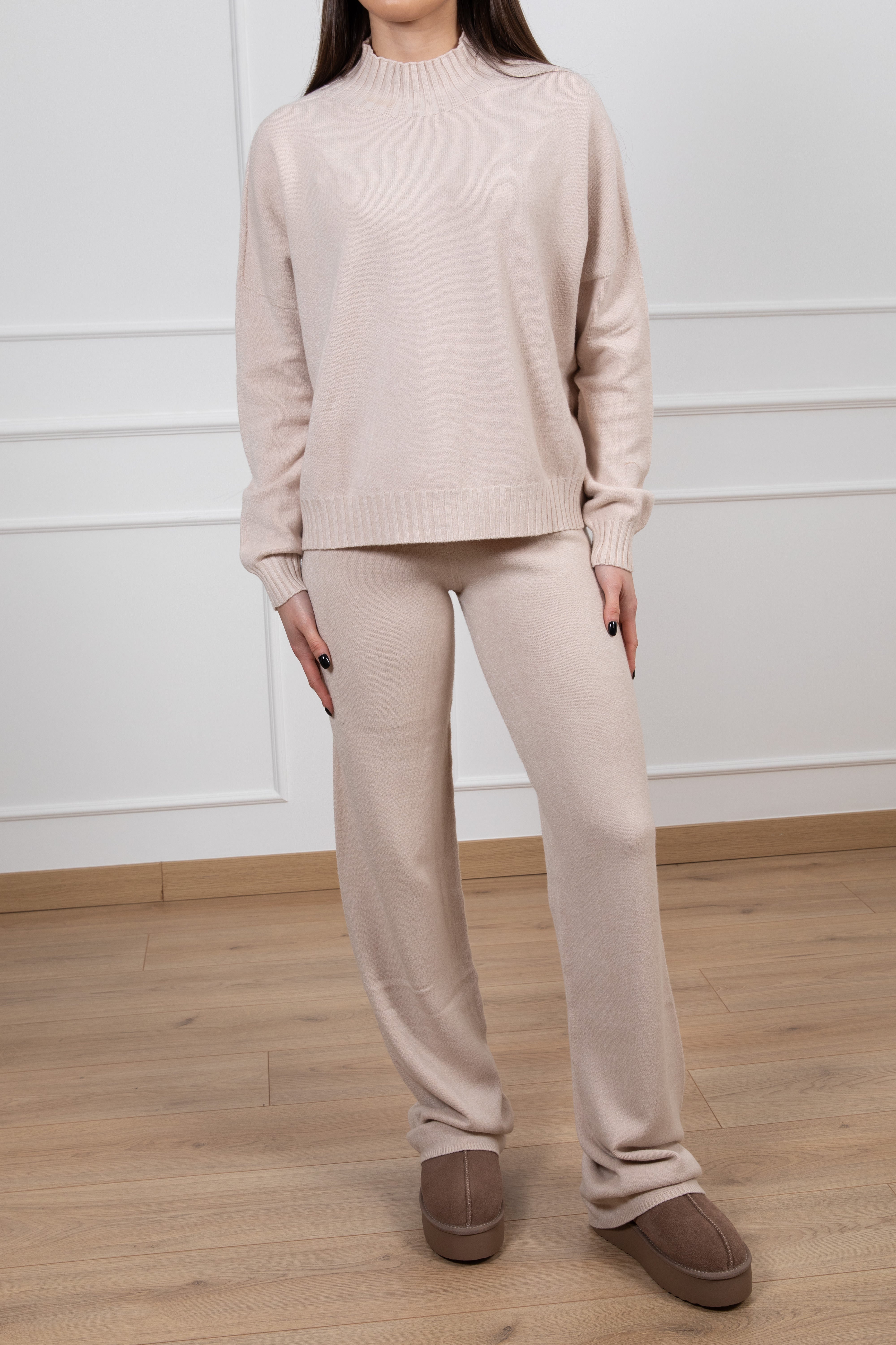 Coordinato in maglia pull mezzo-collo e pantalone gamba dritta Tensione IN