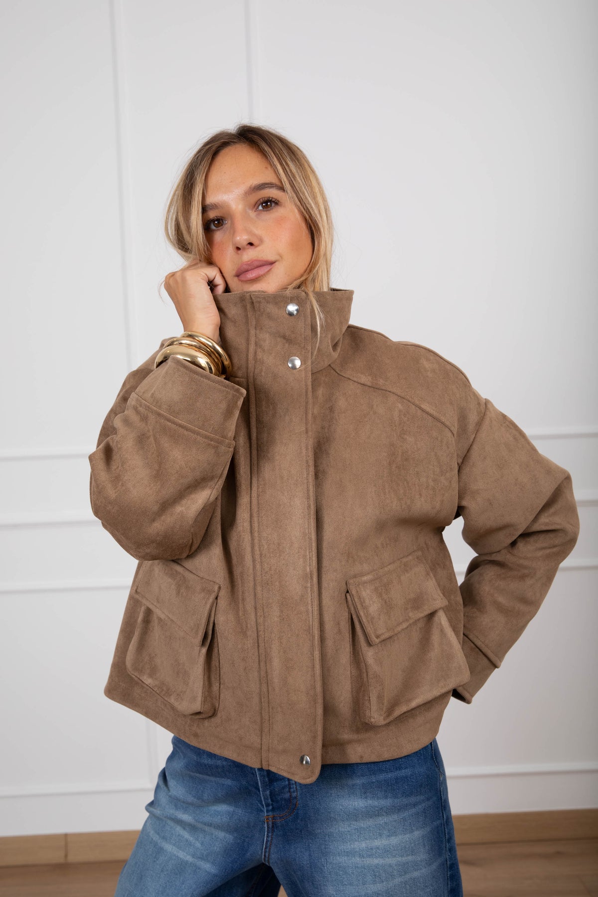 Giacca in eco-suede con tasche a patta variante sabbia Tensione IN