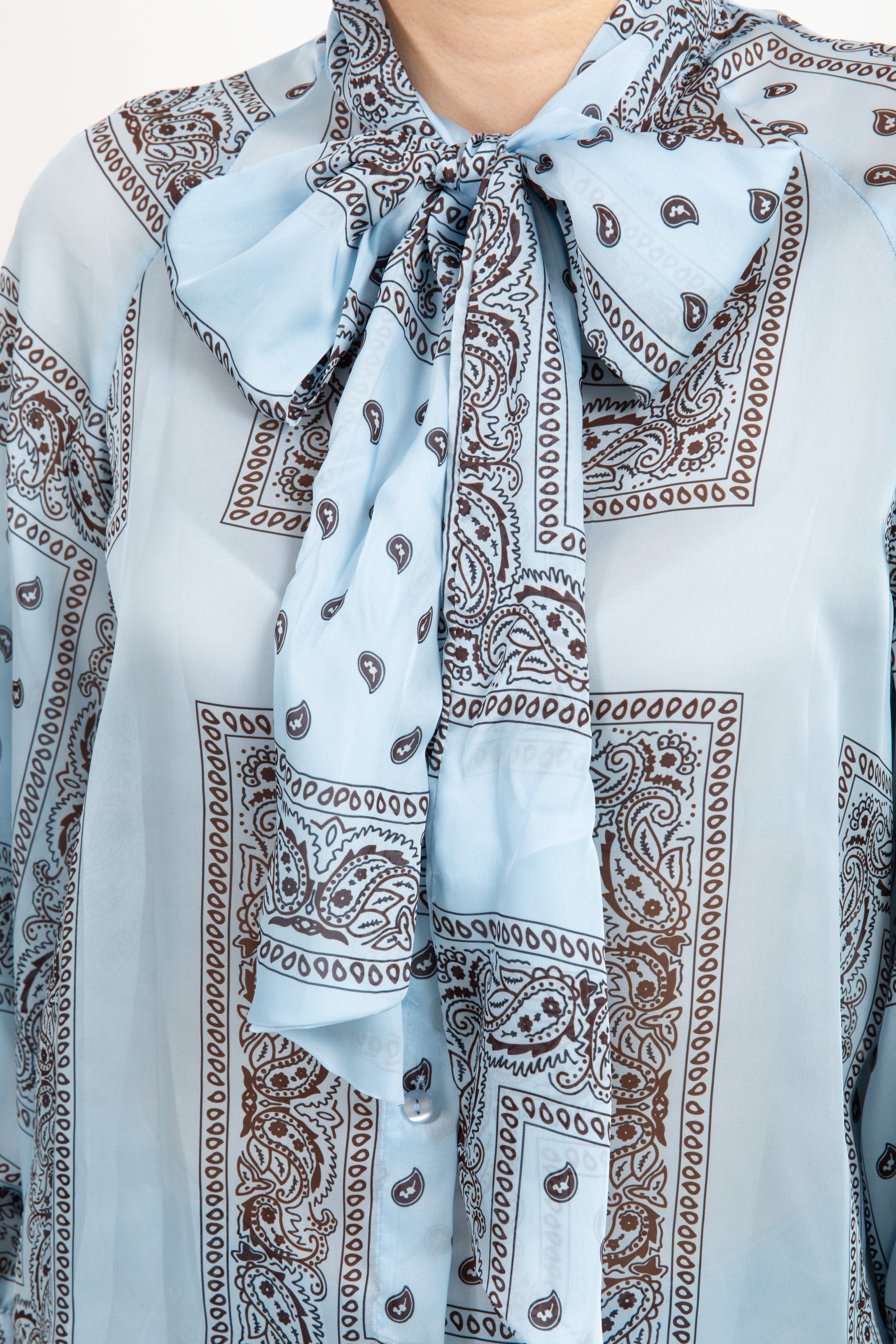 Camicia in viscosa con fiocco fantasia bandana Tensione IN