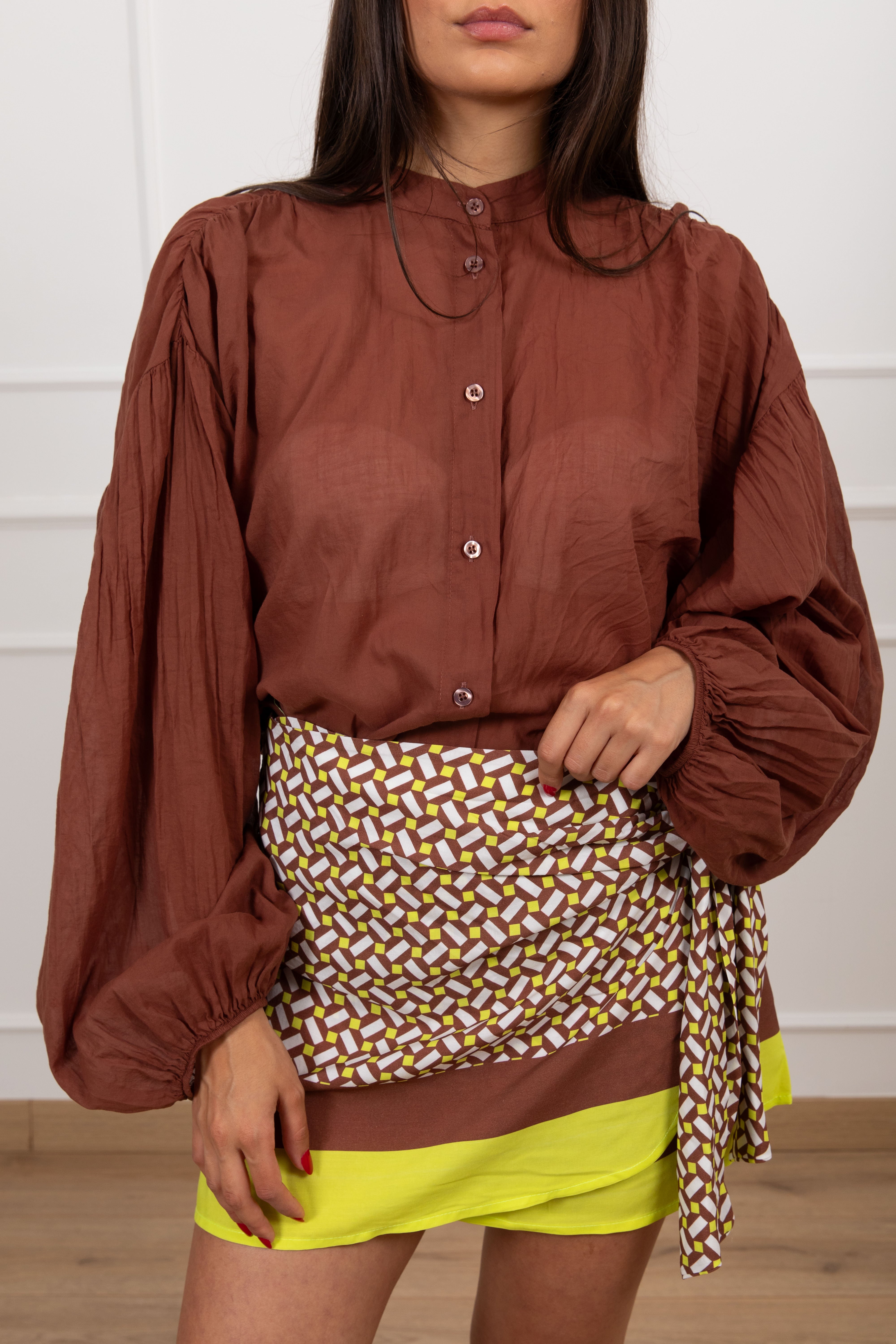 Camicia in cotone con arricciatura sulla spalla Tensione IN