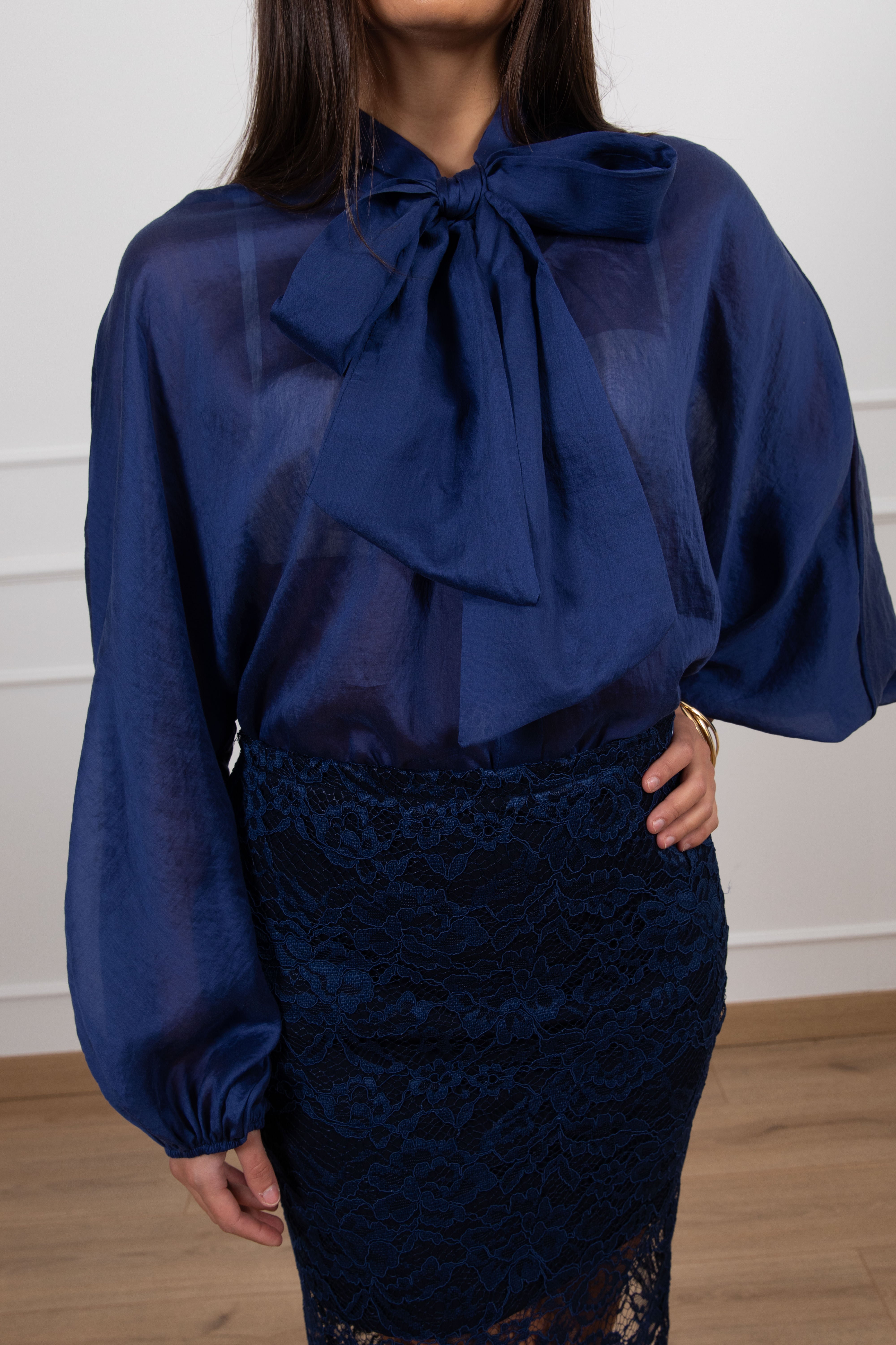 Camicia in lyocell con fiocco Tensione IN
